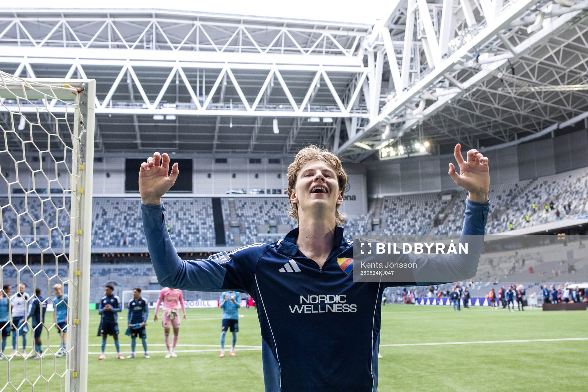 Djurgårdens August Priske Flyger jublar