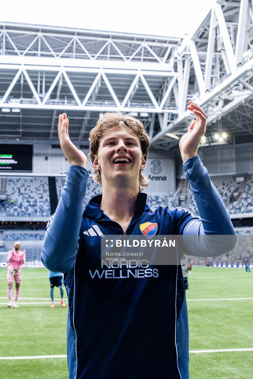Djurgårdens August Priske Flyger jublar