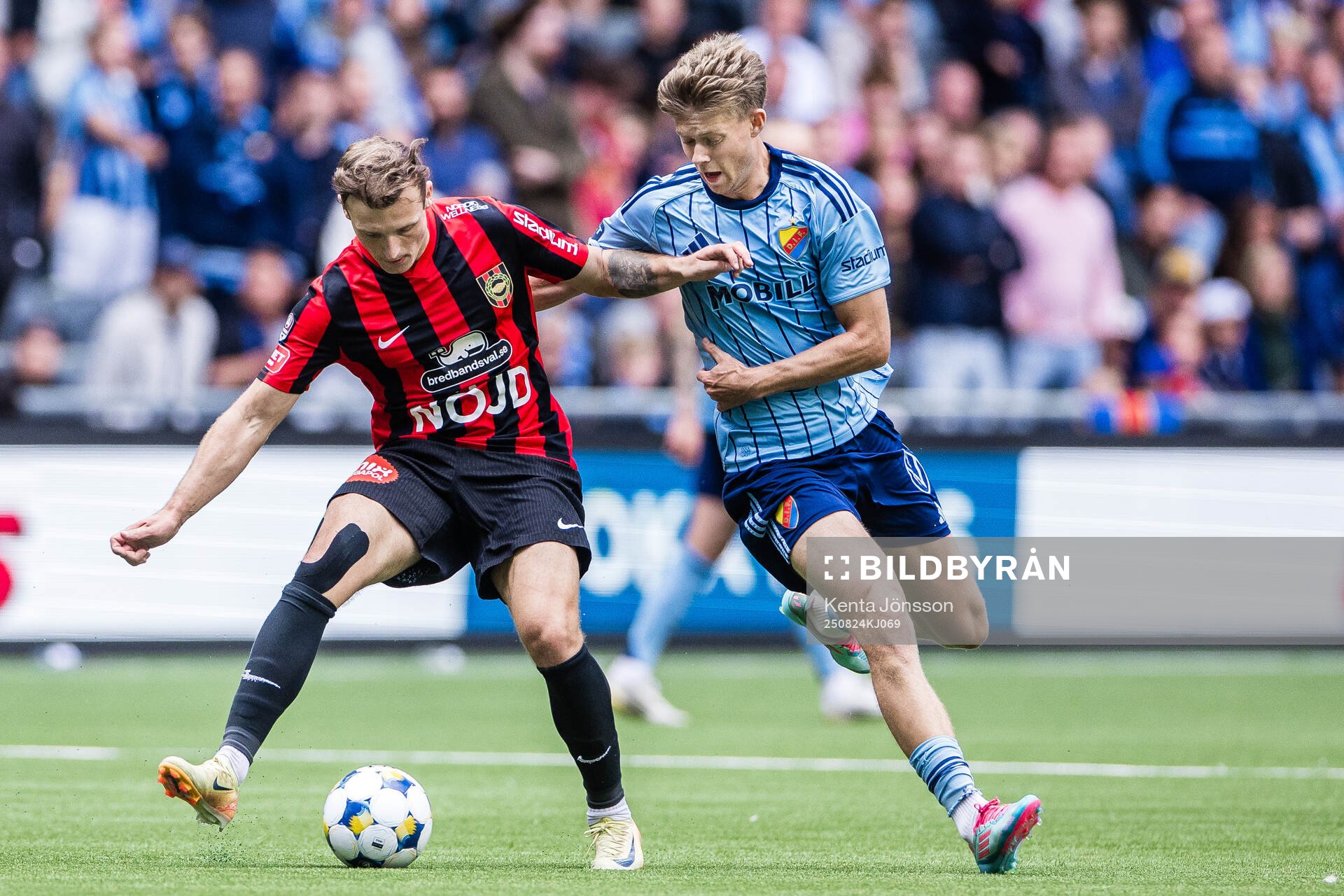 Brommapojkarnas Adam Skanning Jakobsen och Djurgårdens