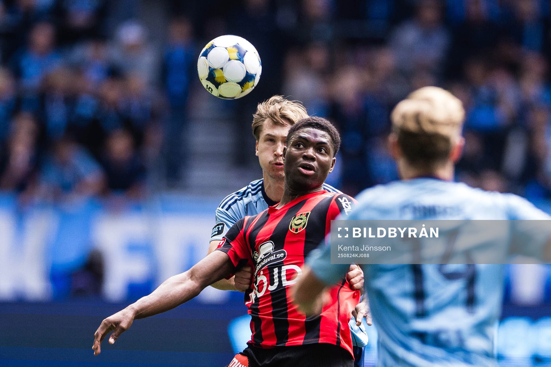 Brommapojkarnas Ezekiel Alladoh och Djurgårdens Miro Tenho