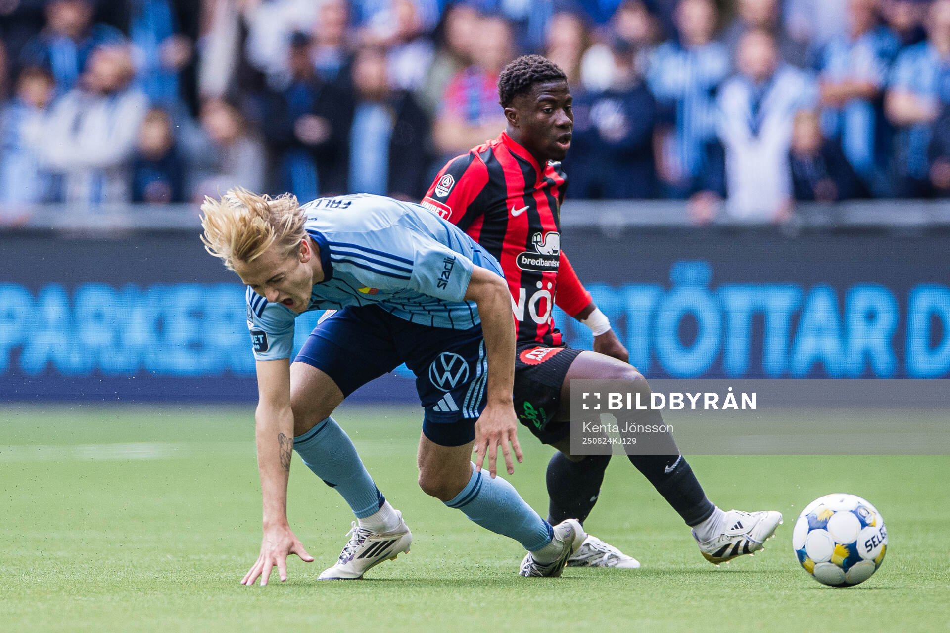 Djurgårdens Oskar Fallenius och Brommapojkarnas Issiaga