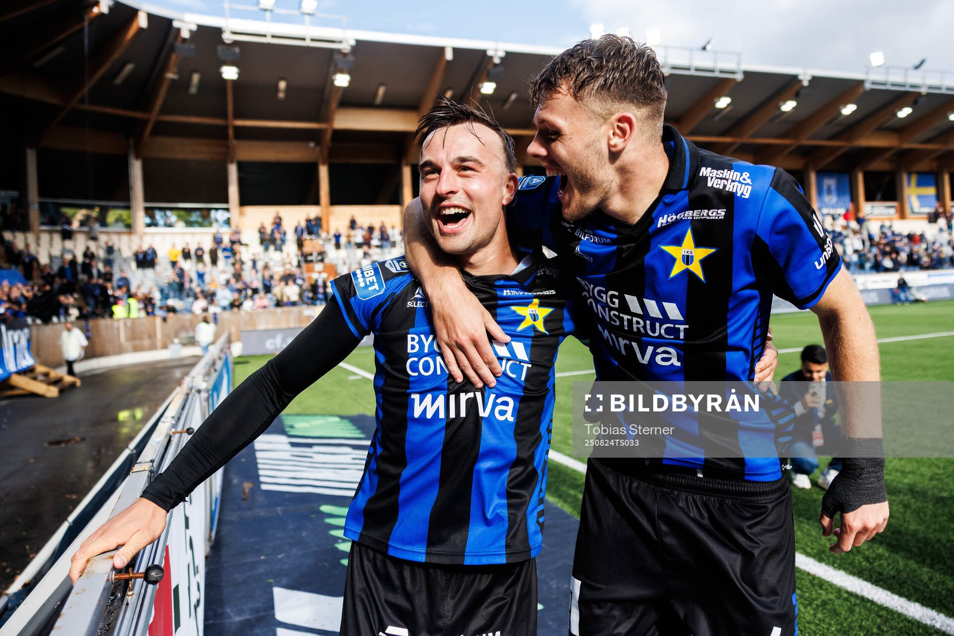 Sirius Henrik Rönnlöf Castegren och Tobias Anker jublar