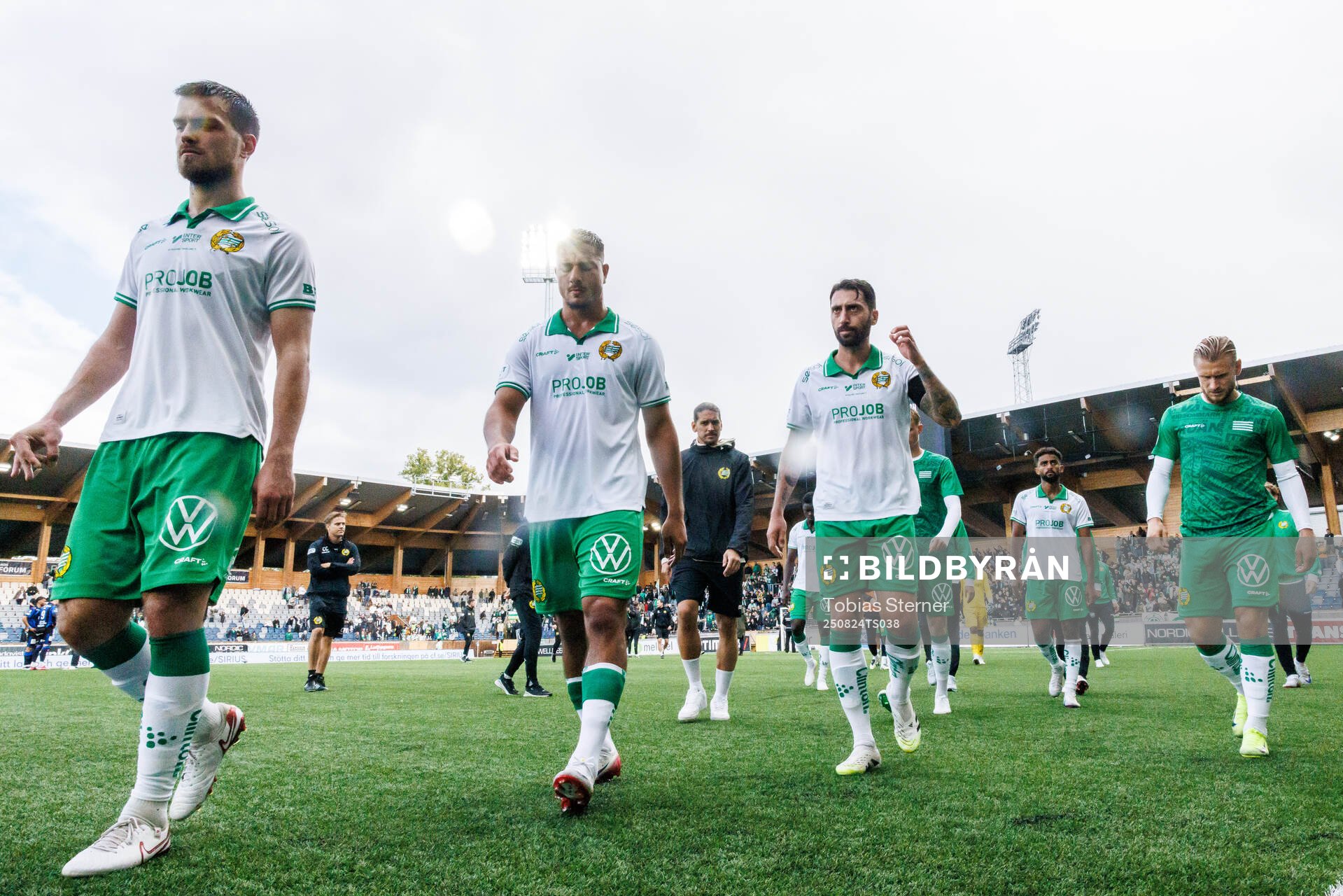 Hammarbys Jusef Erabi och Nahir Besara deppar
