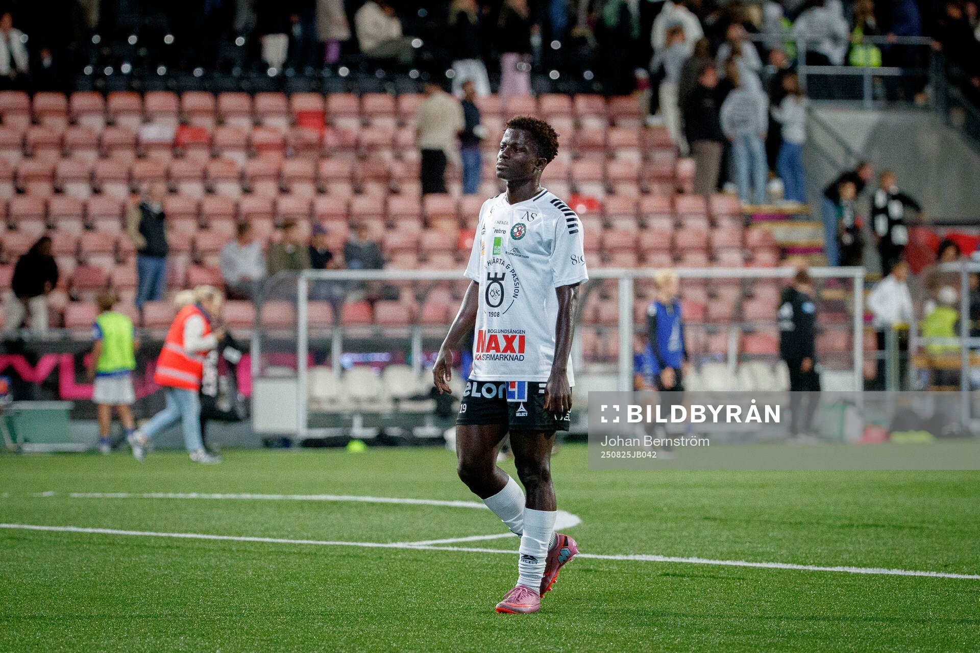 Örebros Blessing Asumang Dankwah deppar