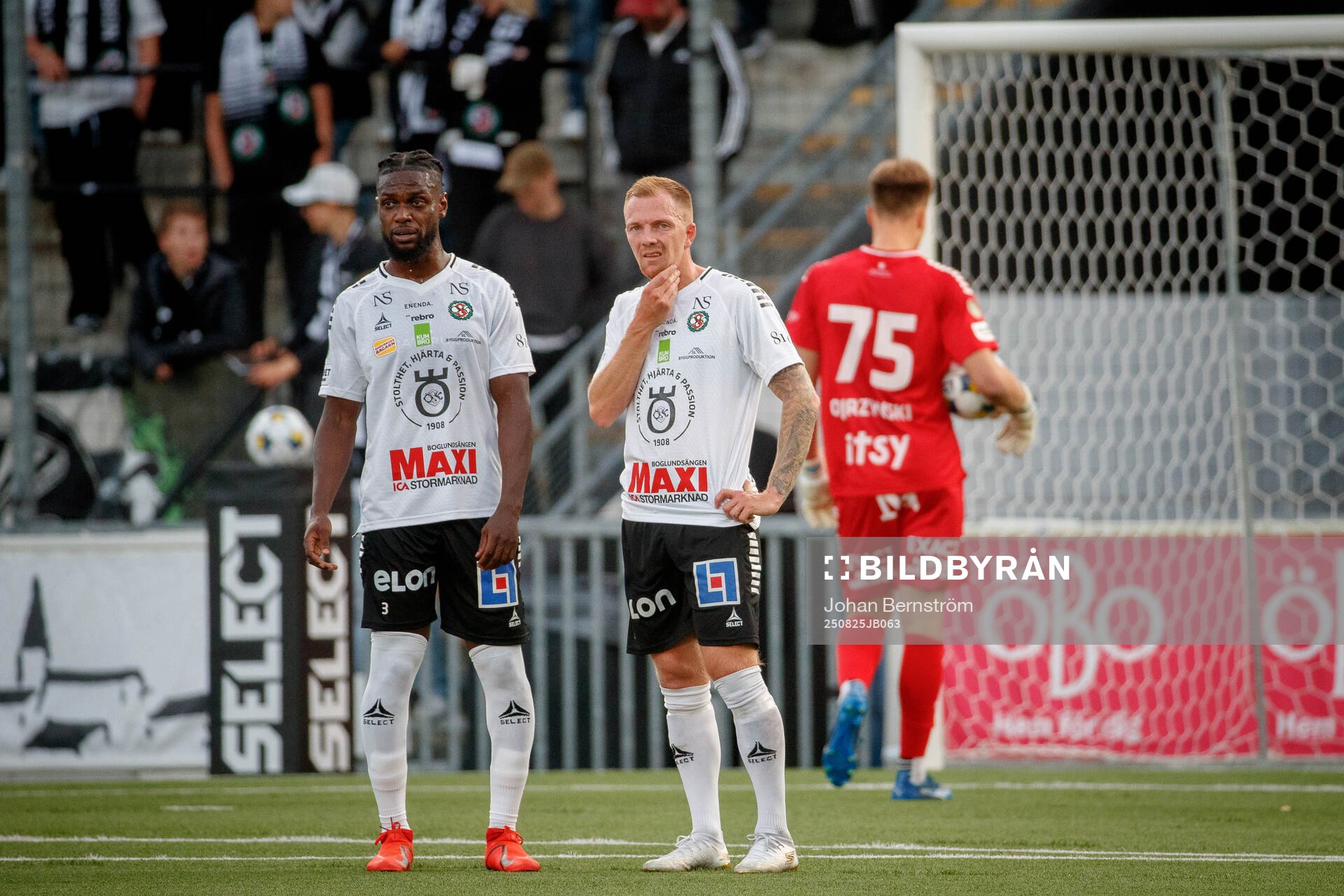 Örebros Joseph Baffoe och Jesper Modig deppar