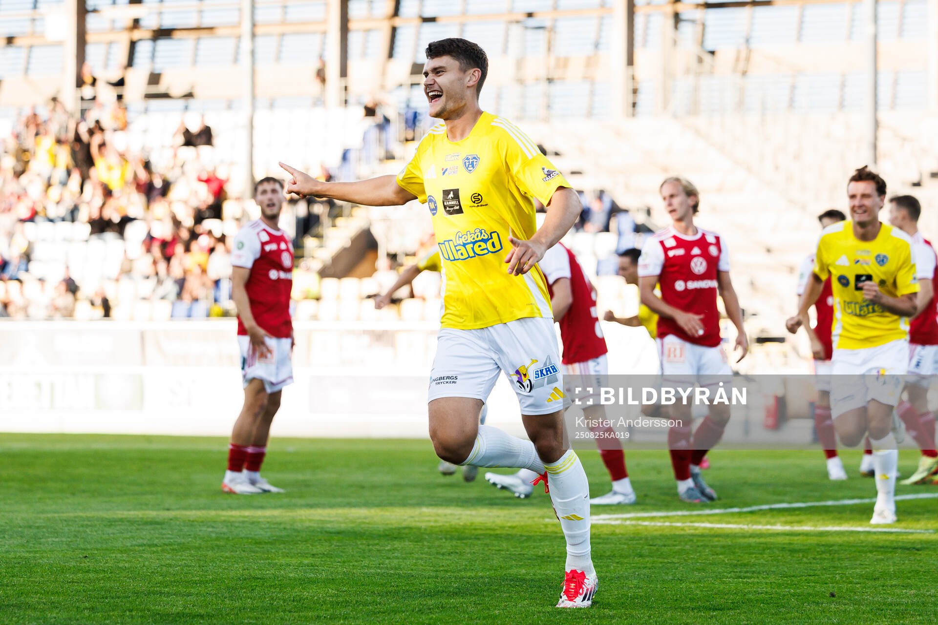 Falkenbergs Albin Andersson jublar