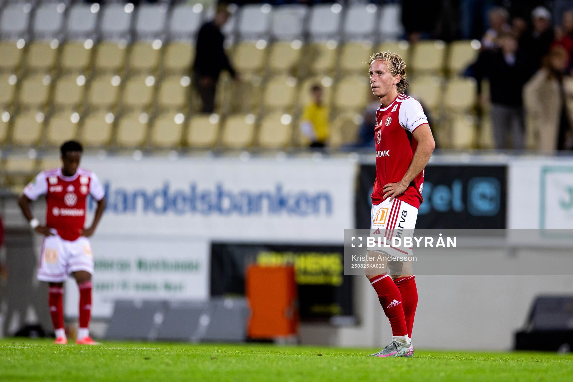 Sandvikens IFs Oskar Löfström deppar
