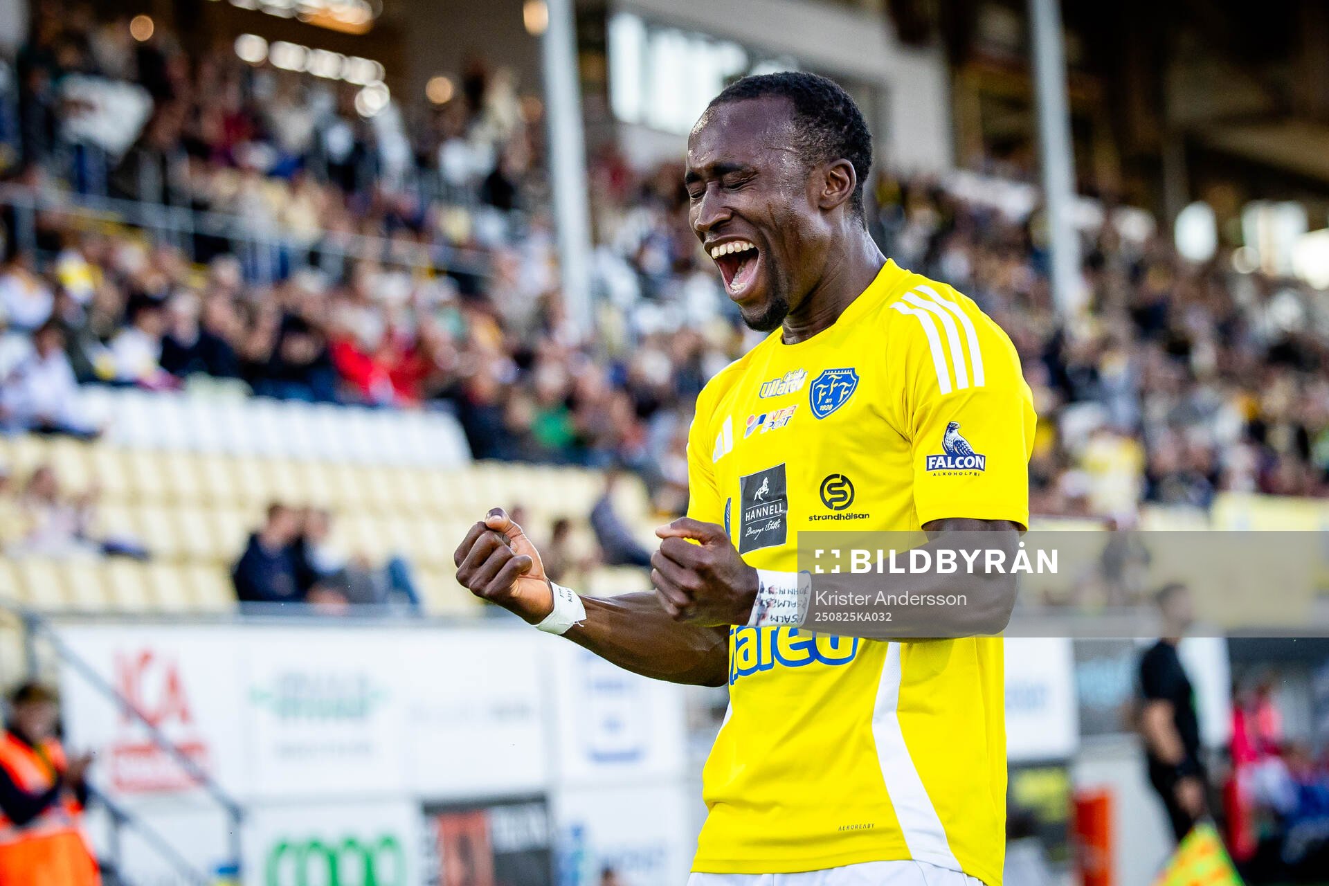 Falkenbergs Wanbe Godwin Aguda jublar