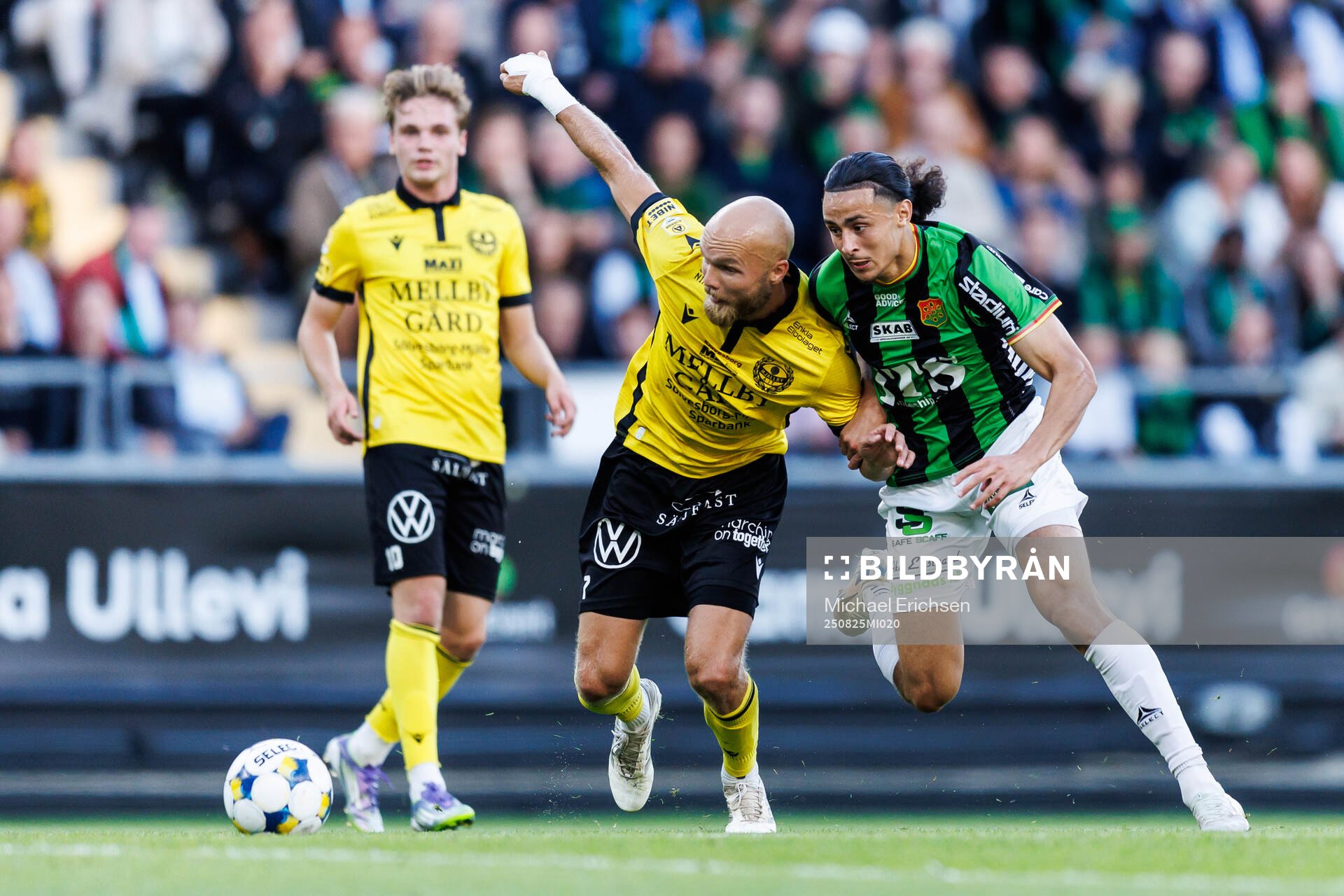 Mjällbys Viktor Gustafson och GAIS Amin Boudri