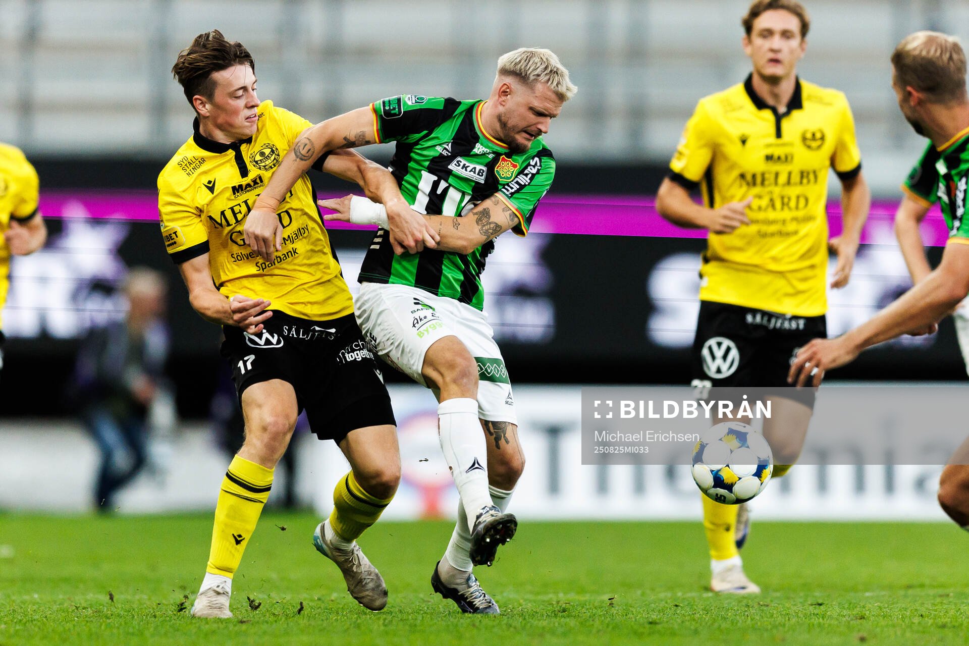 Mjällbys Elliot Stroud och GAIS Jonas Lindberg