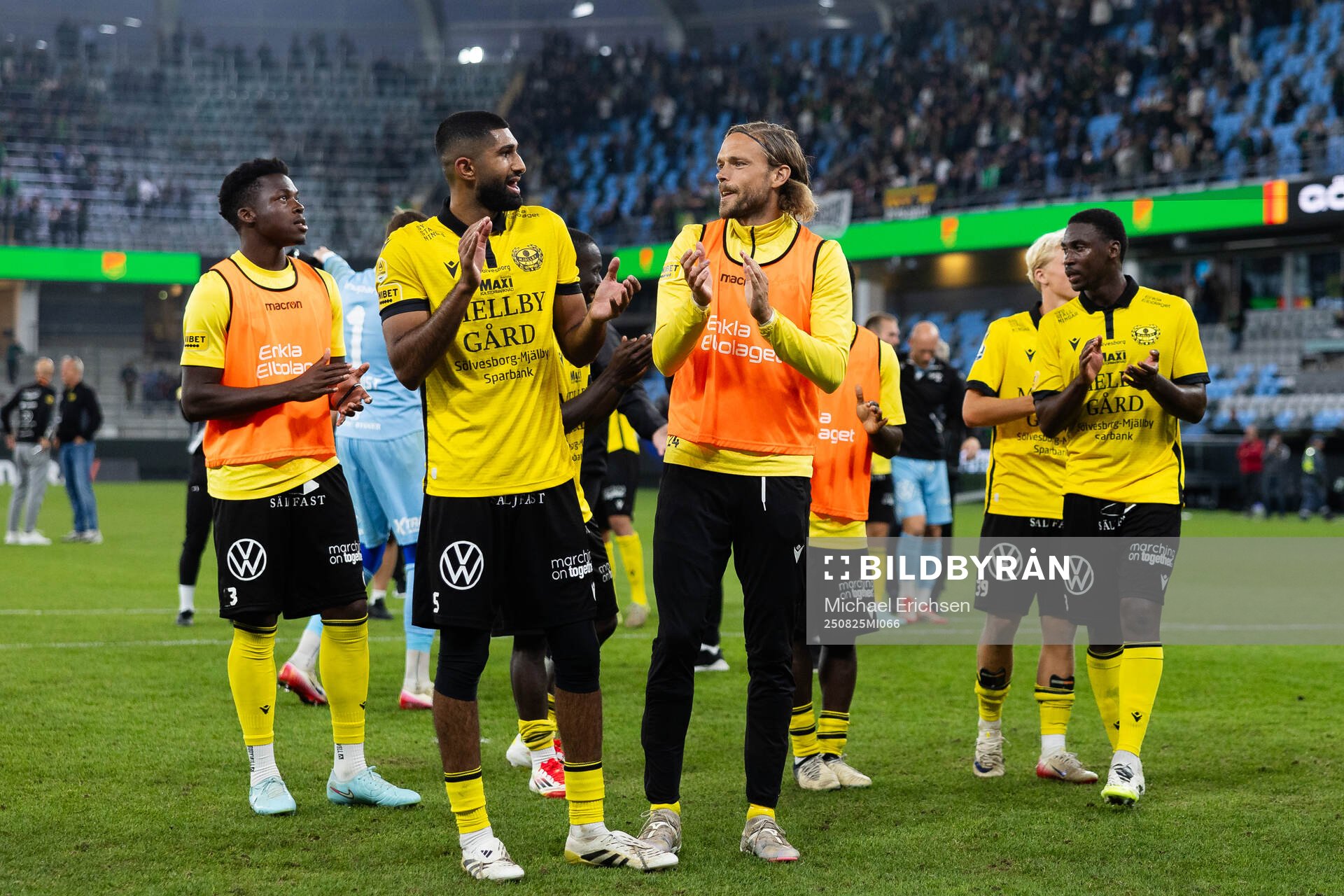 Mjällbys Abdullah Iqbal och Tom Pettersson