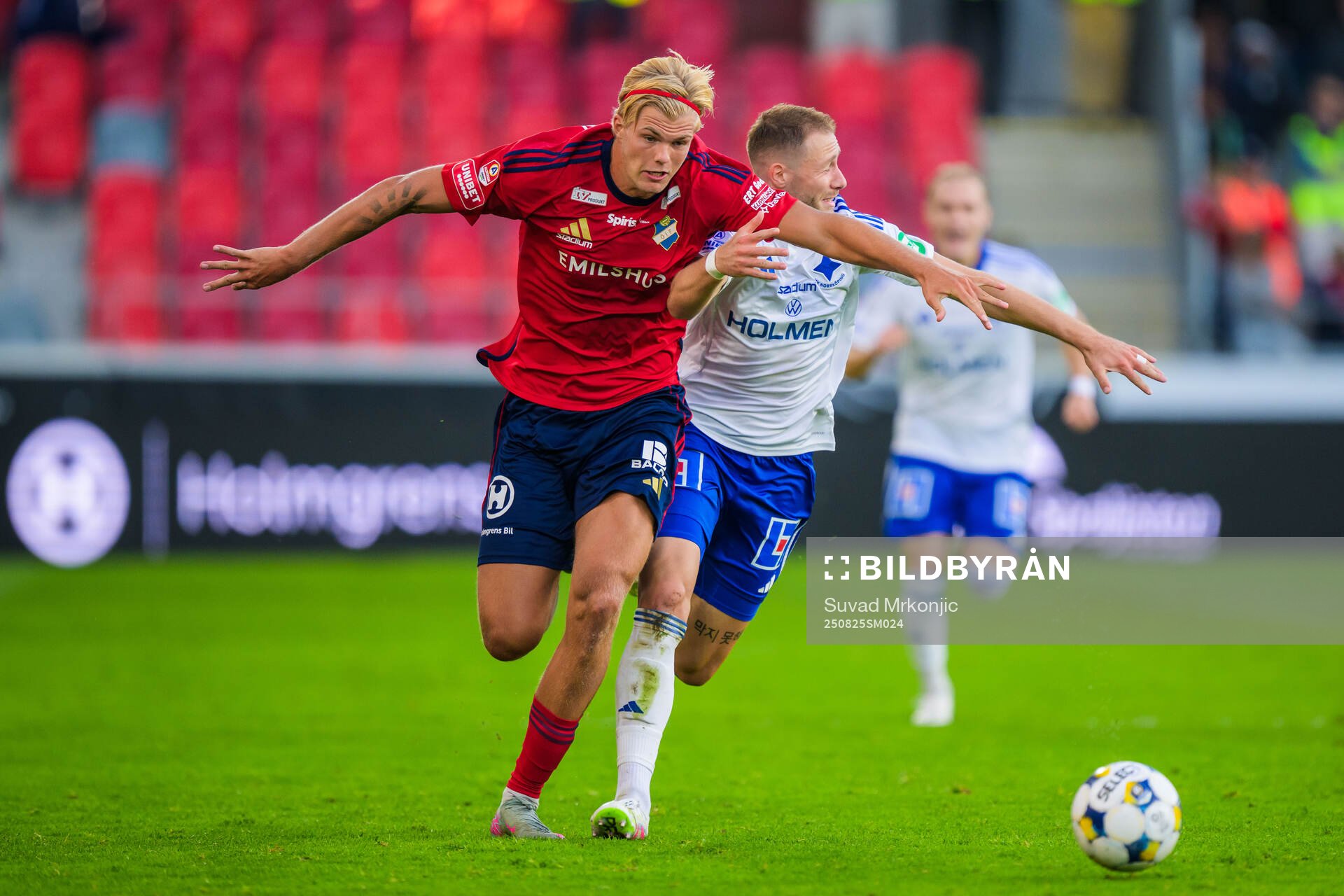 Östers Mattis Adolfsson och IFK Norrköpings Kevin Höög