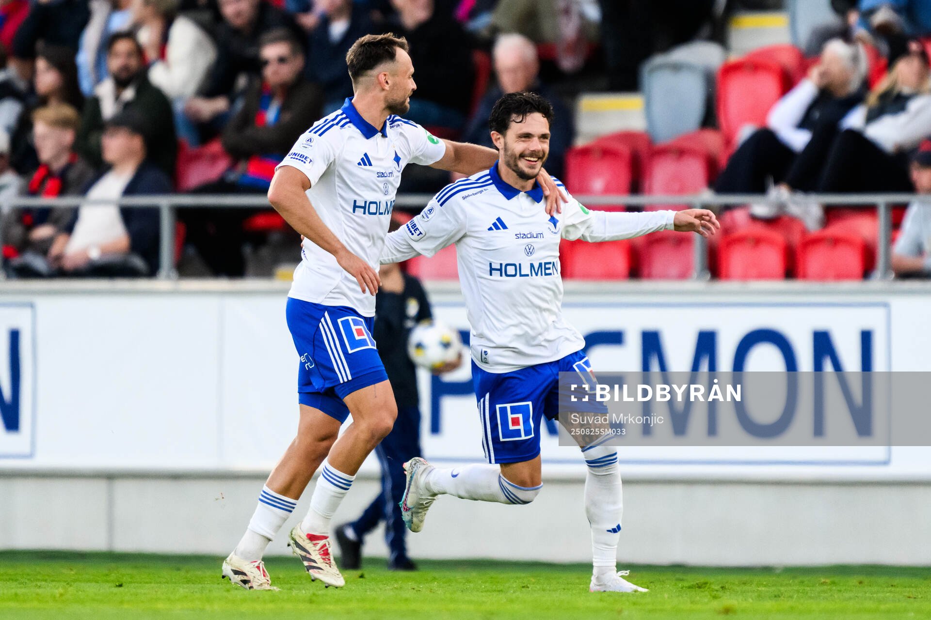 IFK Norrköpings David Moberg Karlsson jublar
