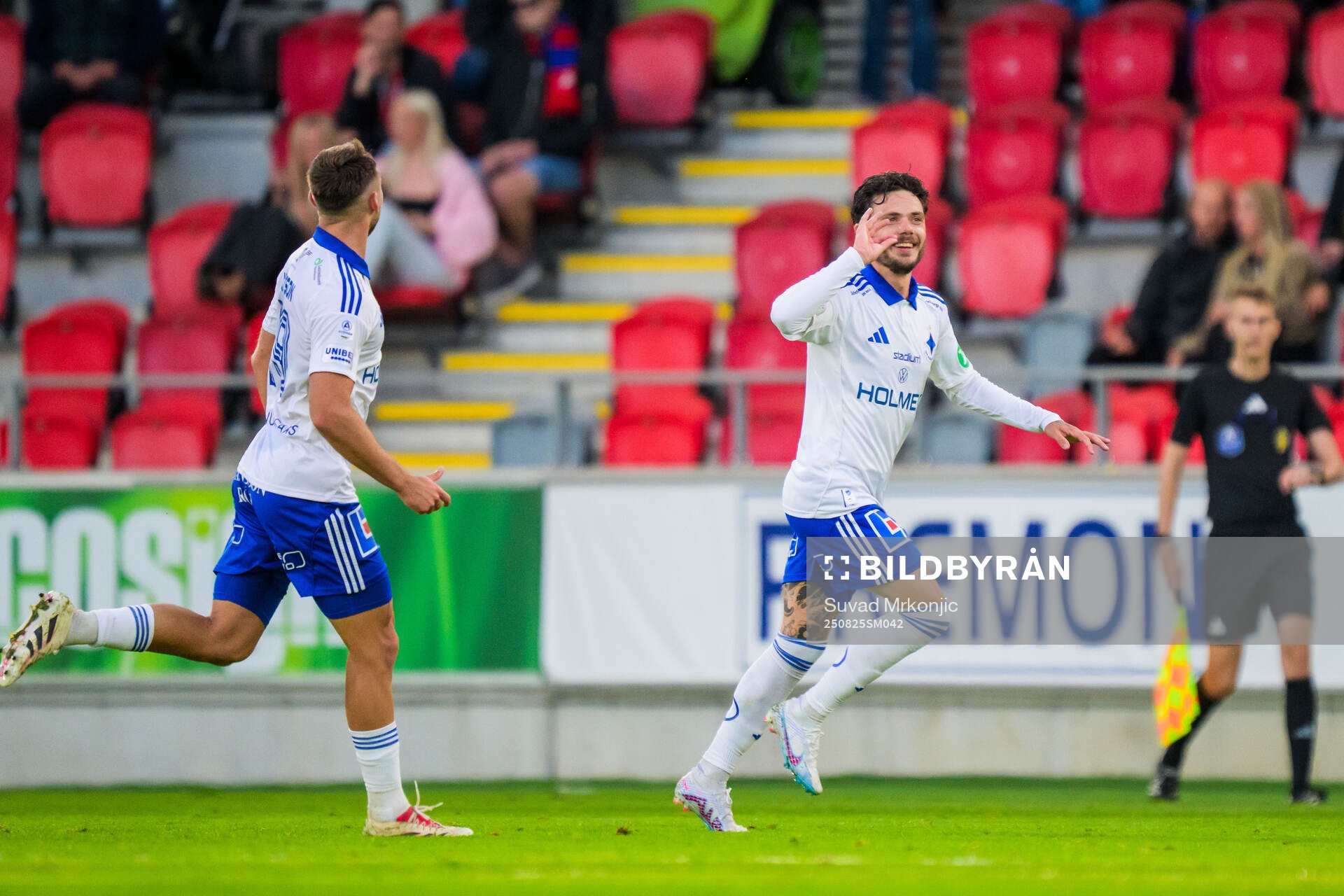 IFK Norrköpings David Moberg Karlsson jublar