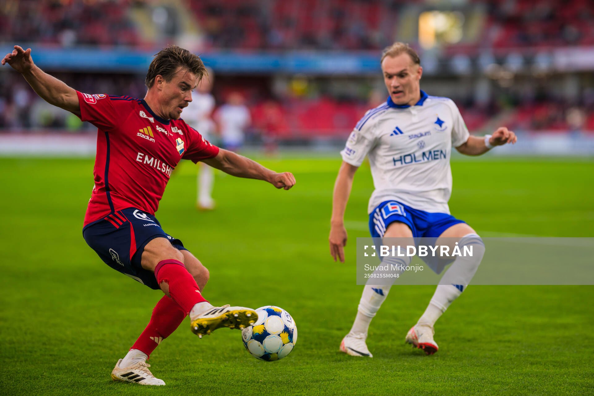 Östers Tatu Varmanen och IFK Norrköpings Marcus Baggesen