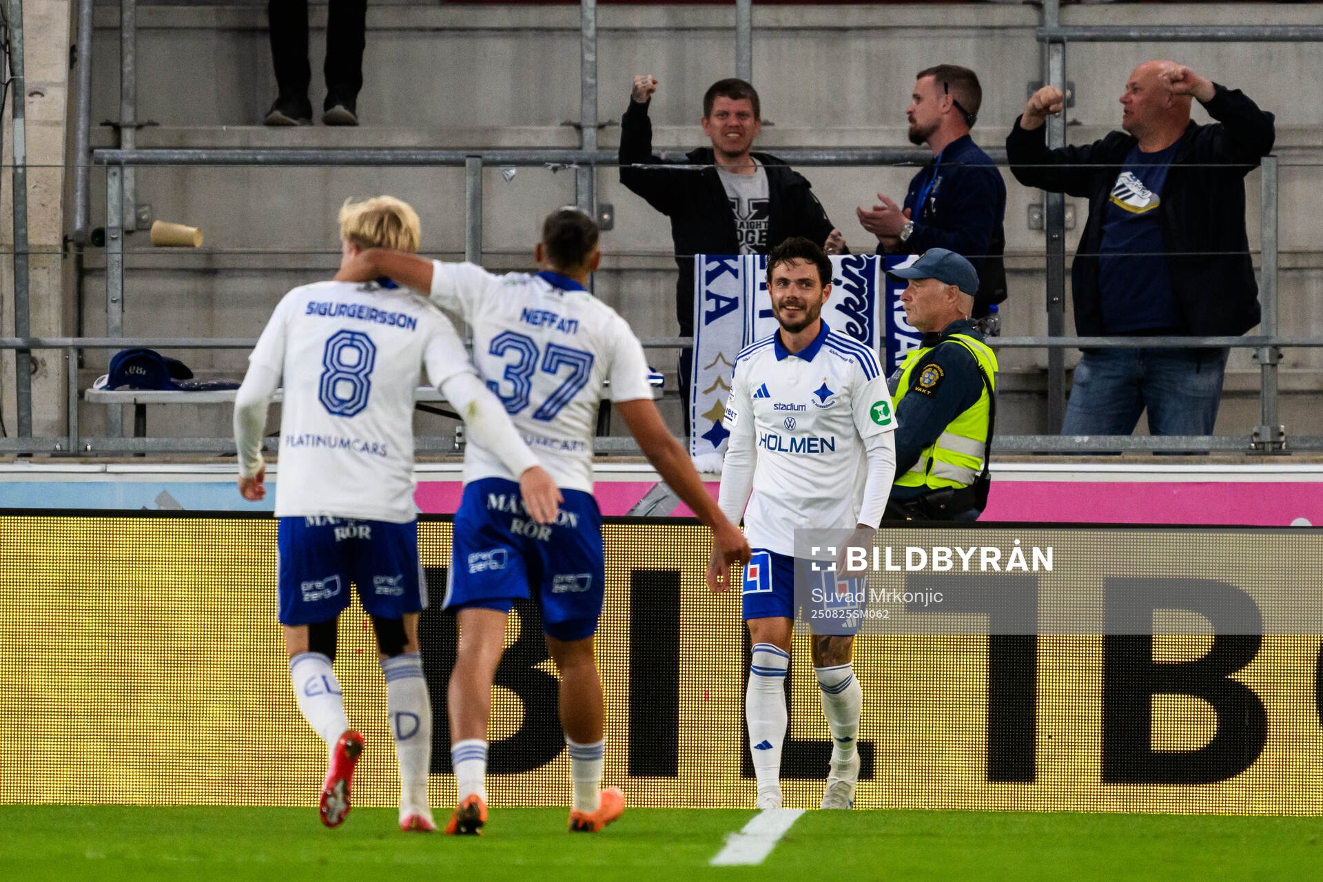 IFK Norrköpings David Moberg Karlsson jublar