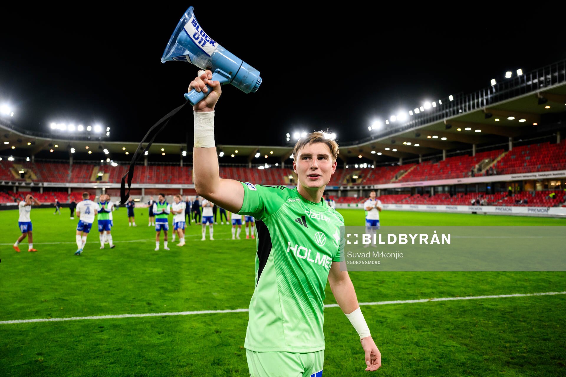 IFK Norrköpings målvakt Theo Krantz jublar