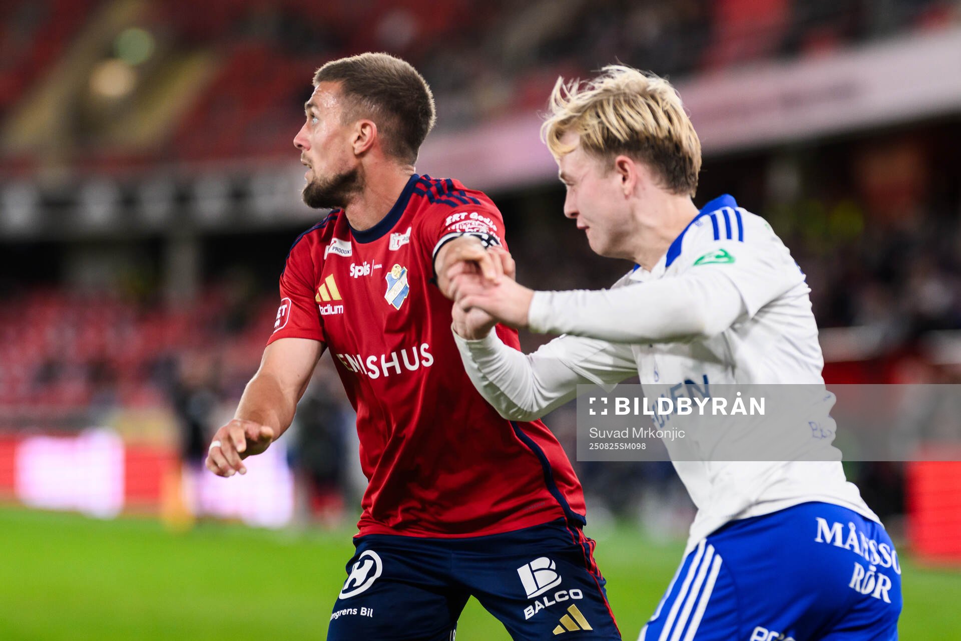 Östers Ivan Kricak och IFK Norrköpings Isak Andri