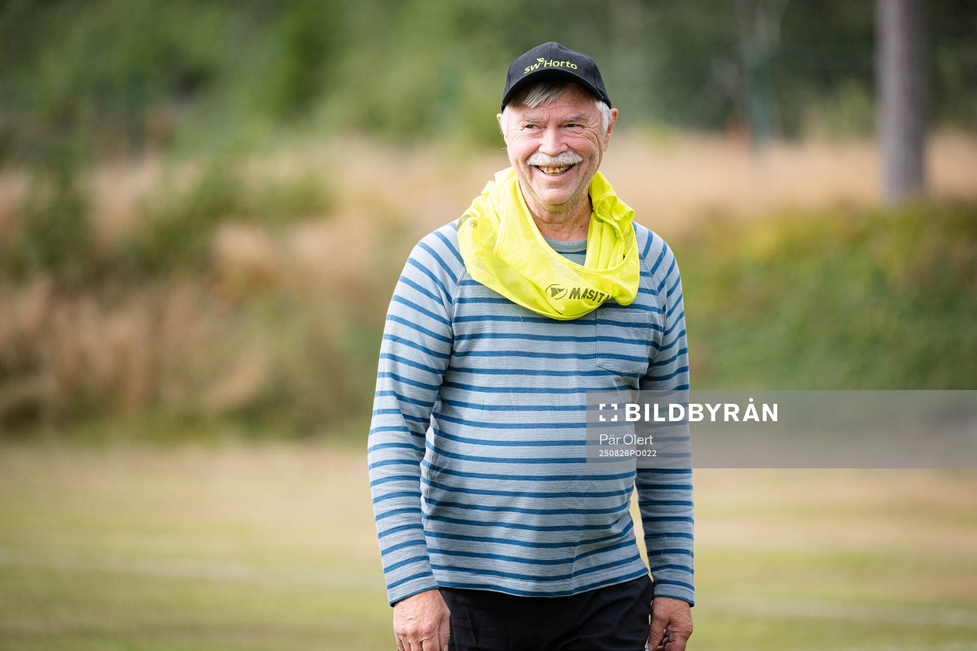 Pensionärer provar gåfotboll