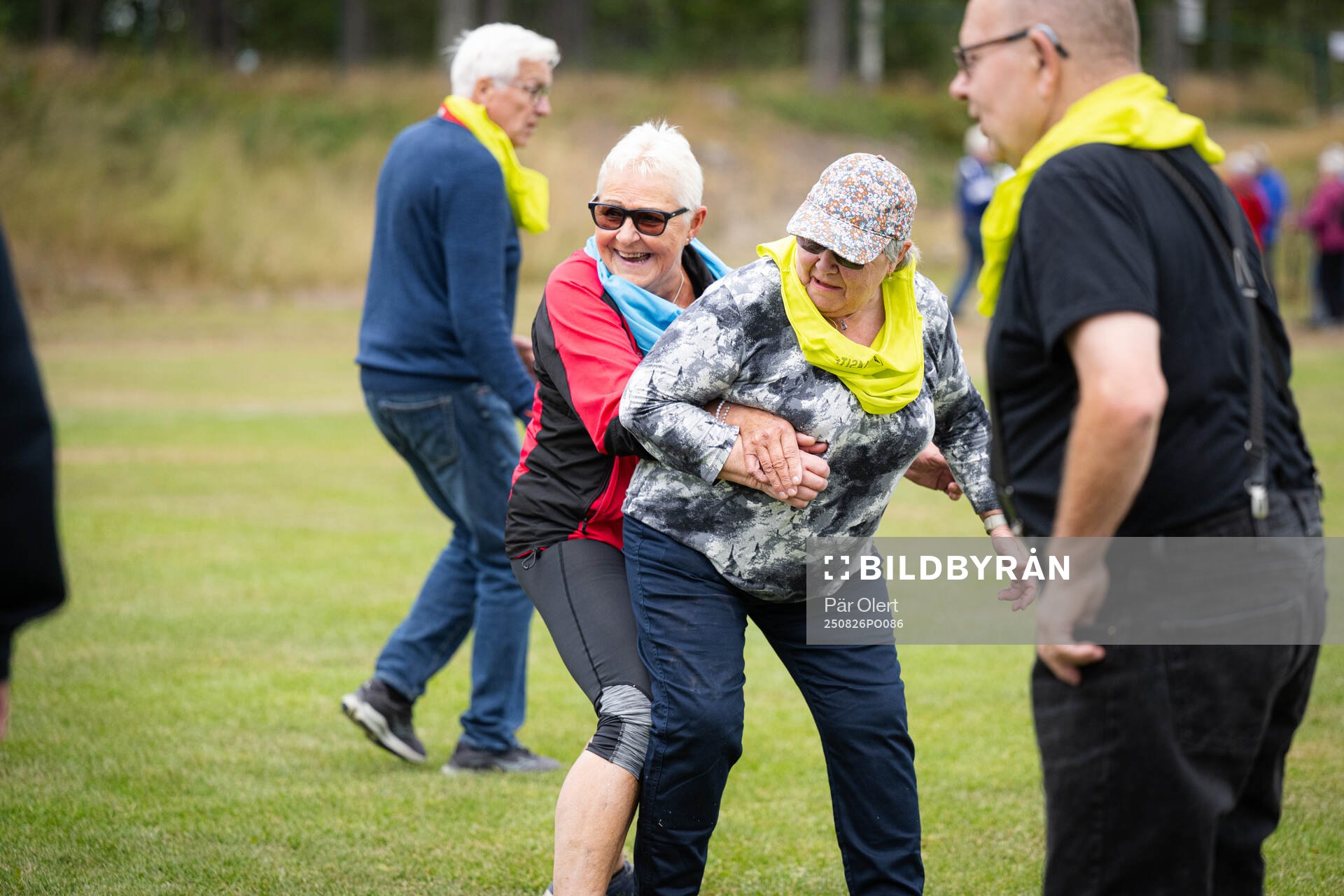 Pensionärer provar gåfotboll