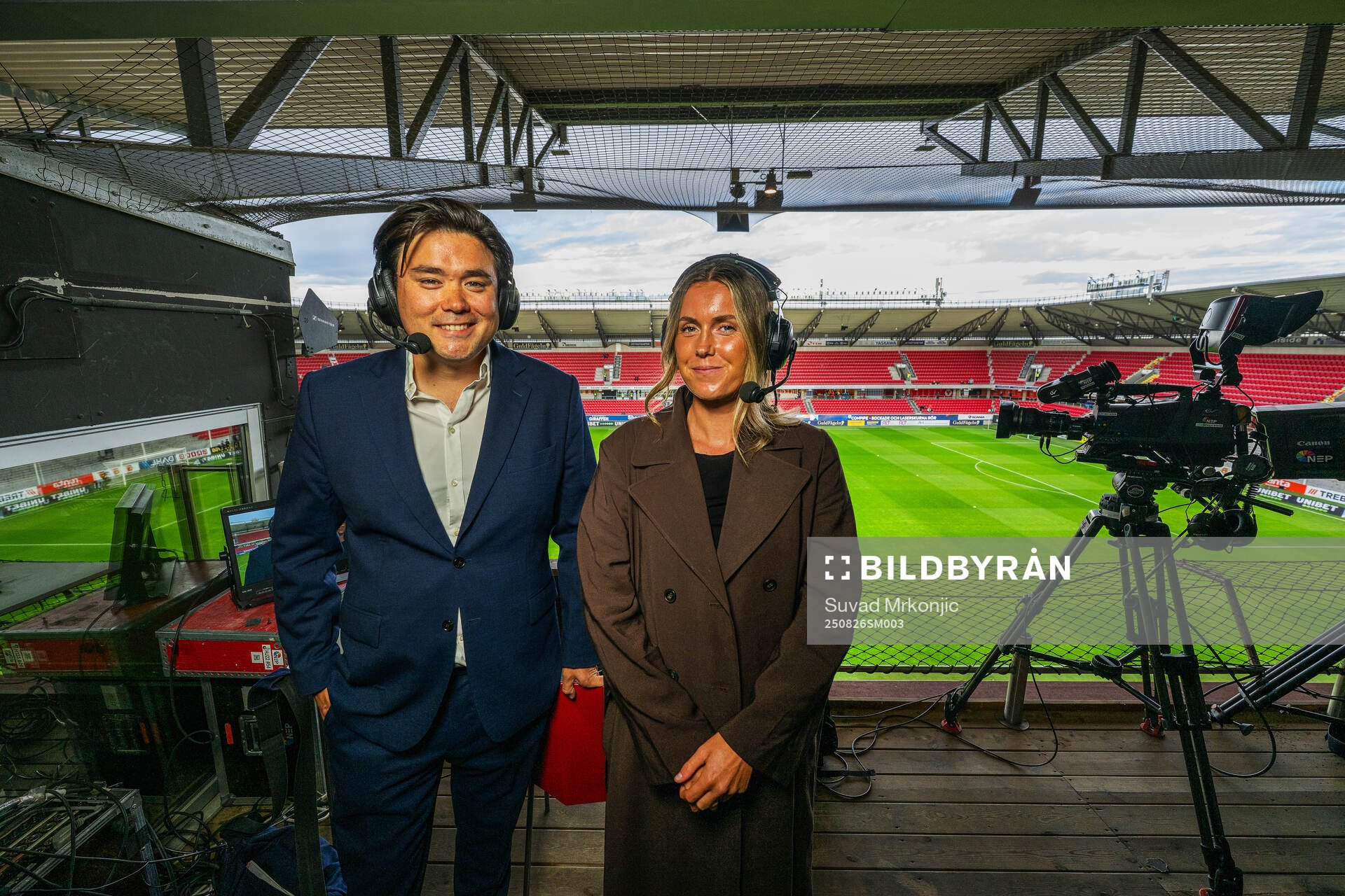 Kommentatorerna Marcus Bühler och Adelisa Grabus