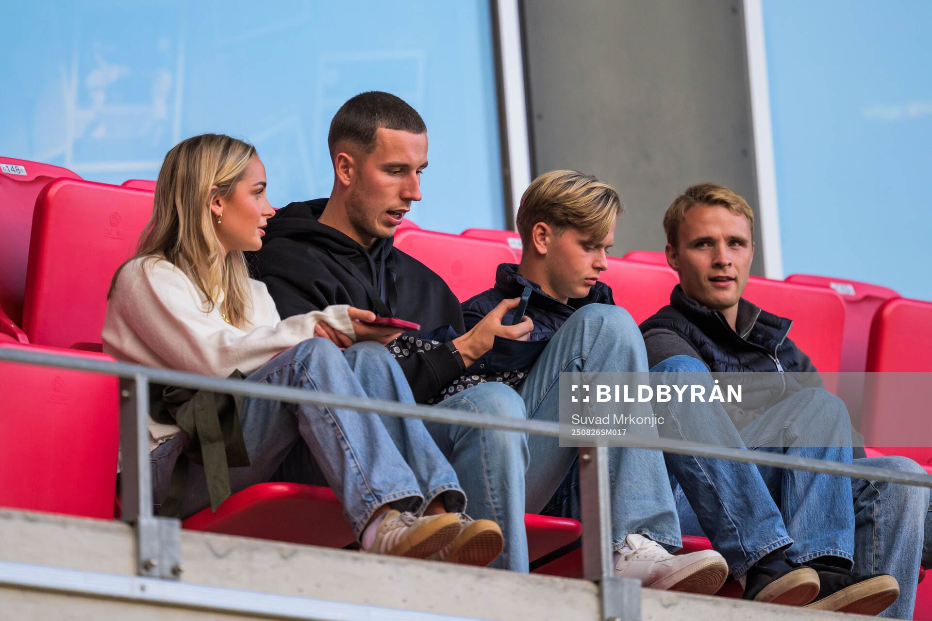 Kalmars Samuel Brolin på läktaren