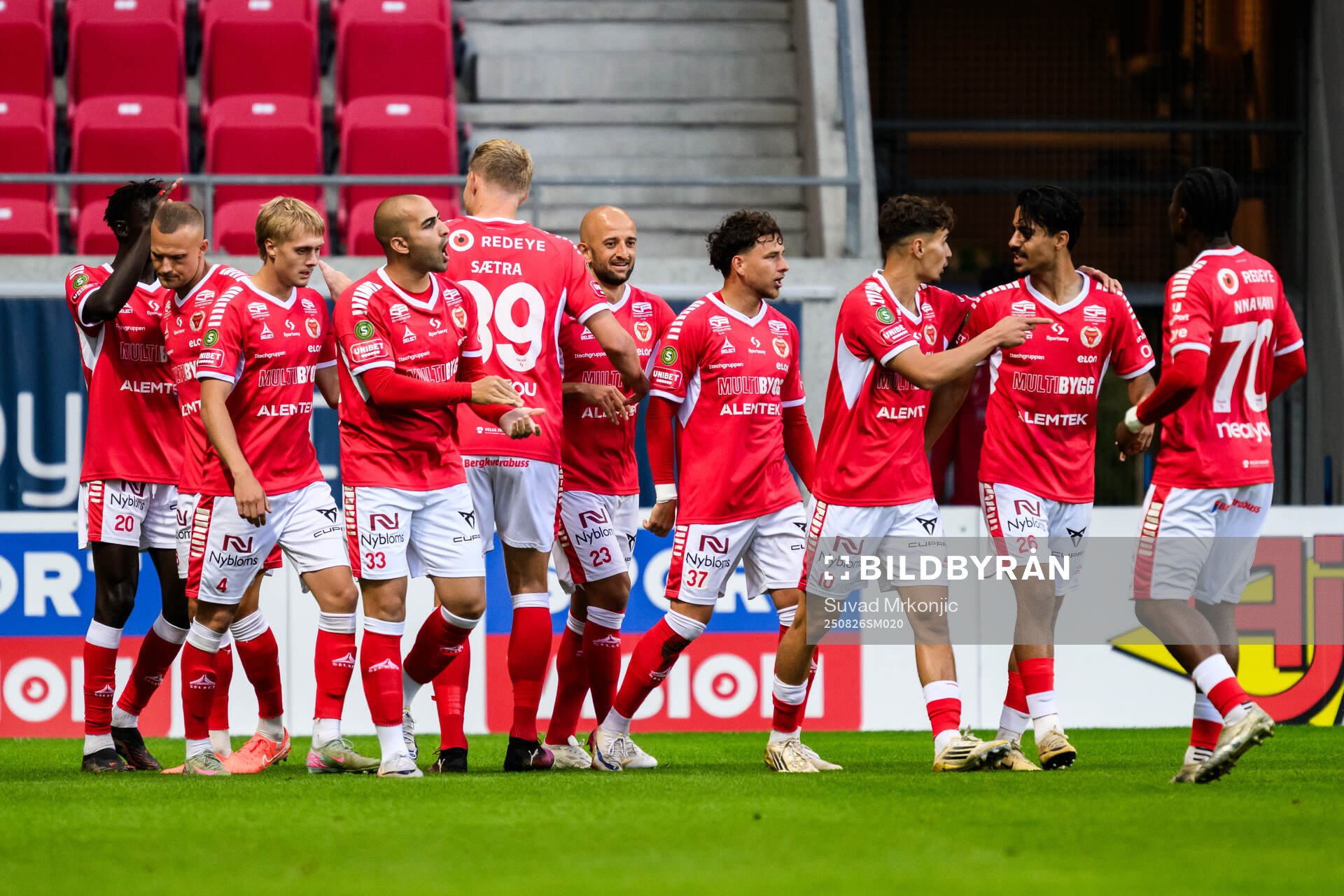 Kalmars Tomas Kalinauskas jublar med lagkamrater