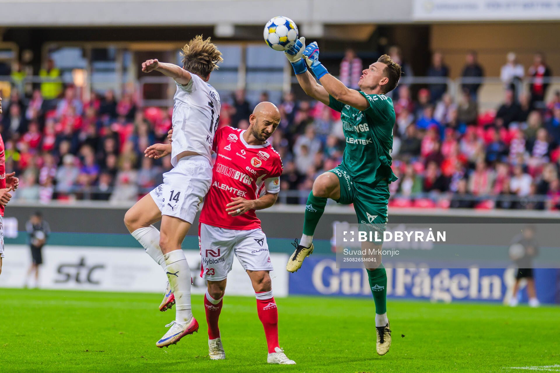 Helsingborgs Lukas Kjellnäs och Kalmars Robert Gojani och