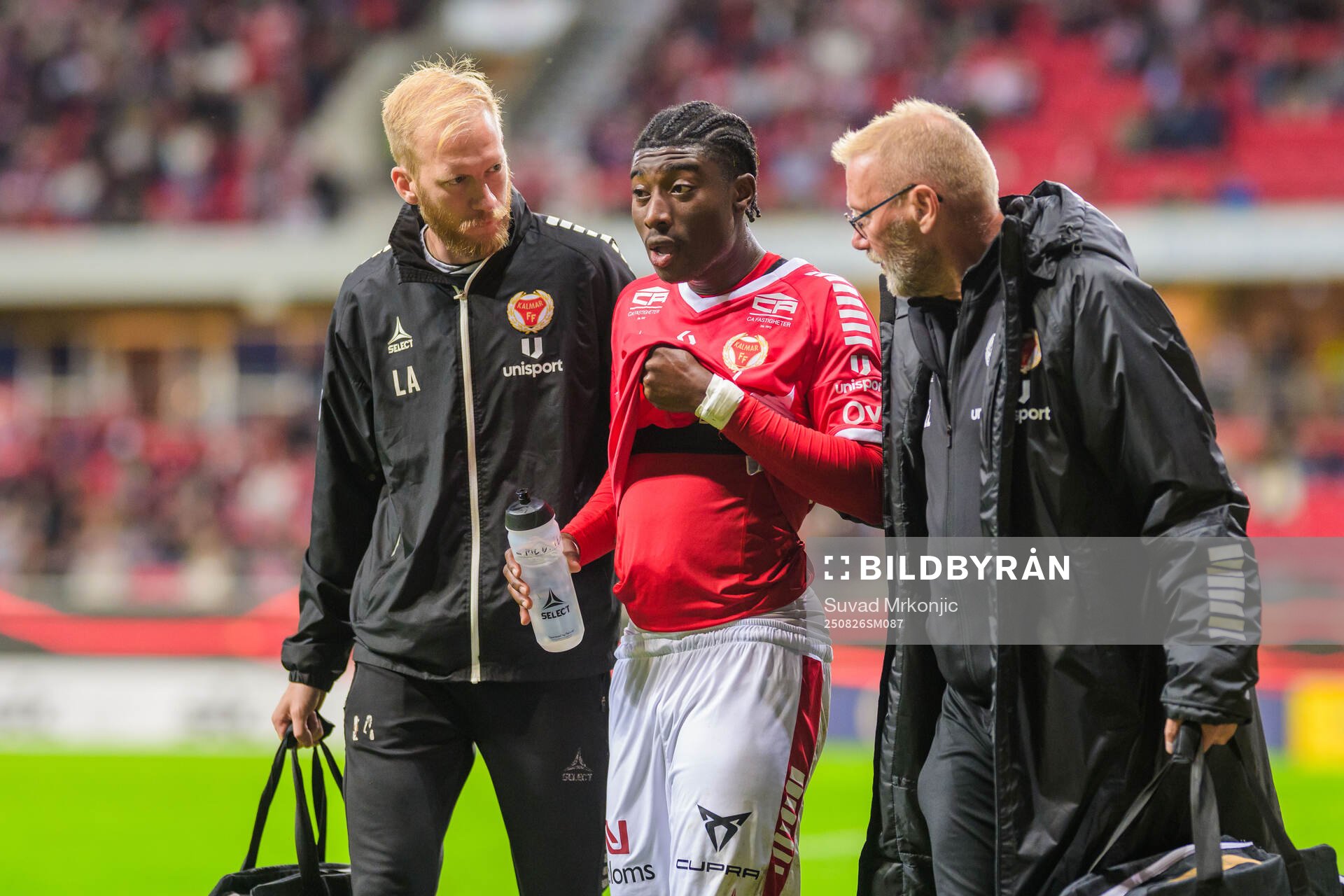 Kalmars Chukwuemeka Paul Nnamani lämnar planen