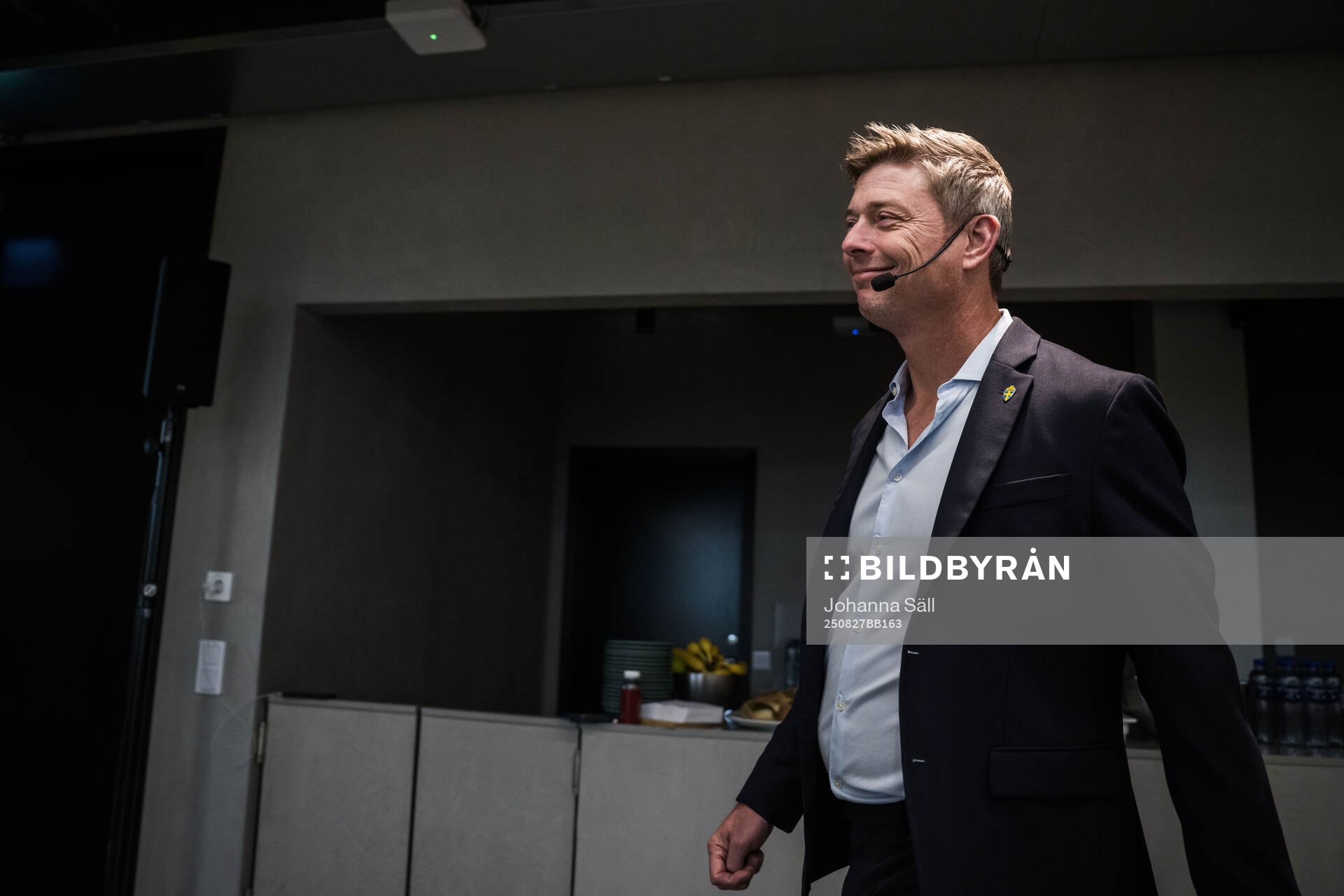 Head coach Jon Dahl Tomasson of the Swedish national