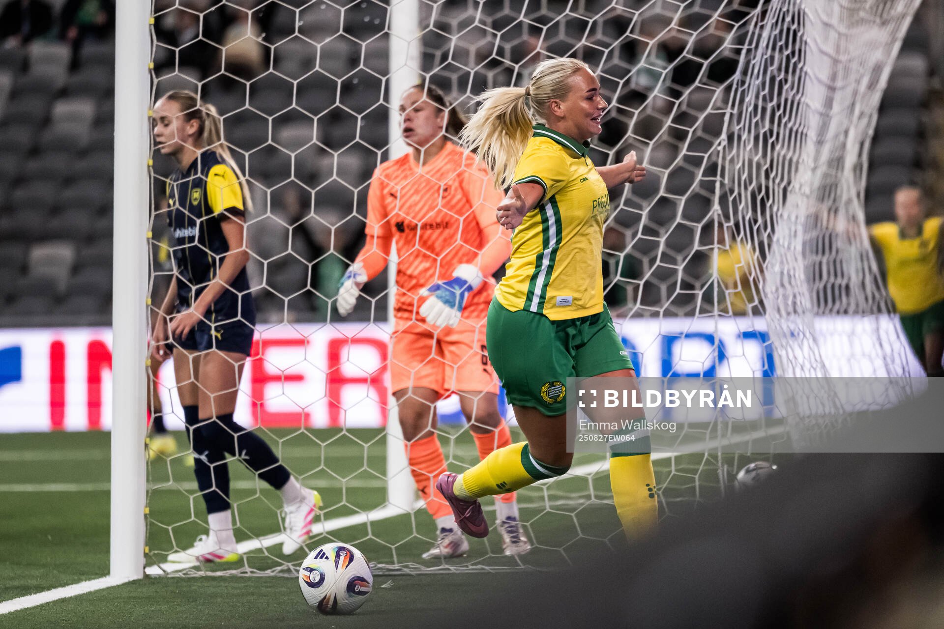 Cathinka Tandberg  of Hammarby celebrates