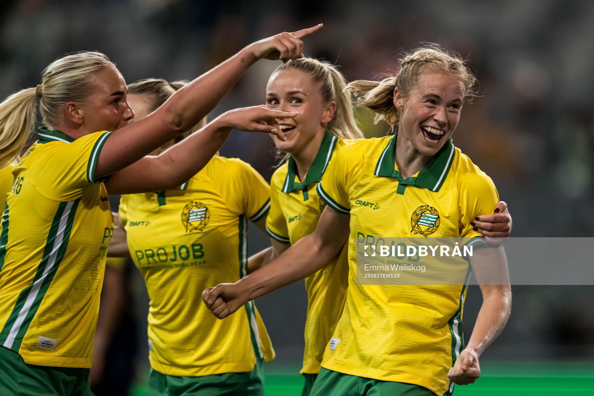 Julie Blakstad of Hammarby celebrate