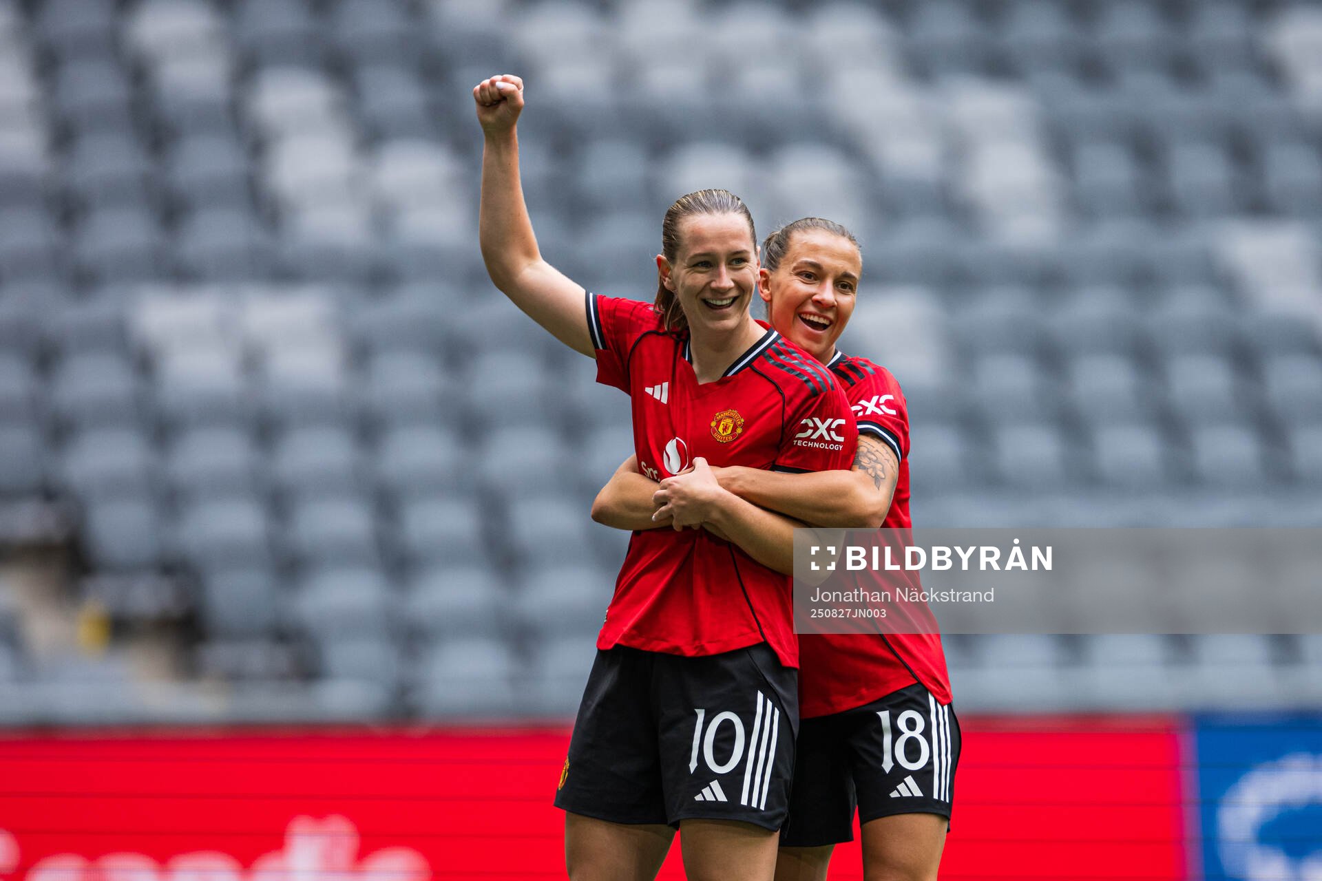 Elisabeth Terland and Julia Zigiotti Olme of Manchester