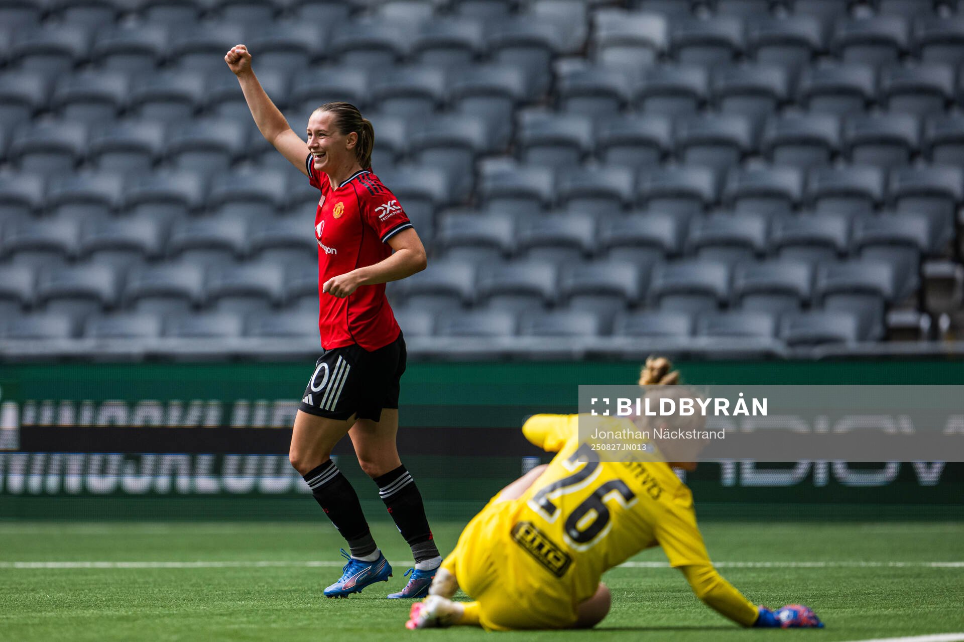 Elisabeth Terland of Manchester United celebrates