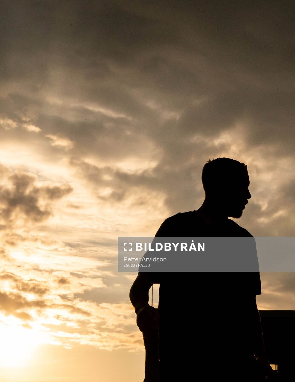 Pontus Jansson in silhouette