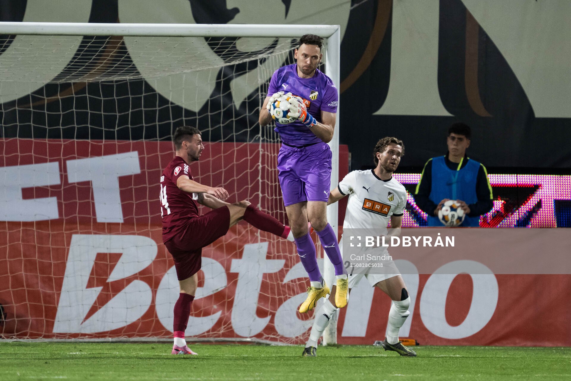 Goalkeeper Etrit Berisha of Häcken