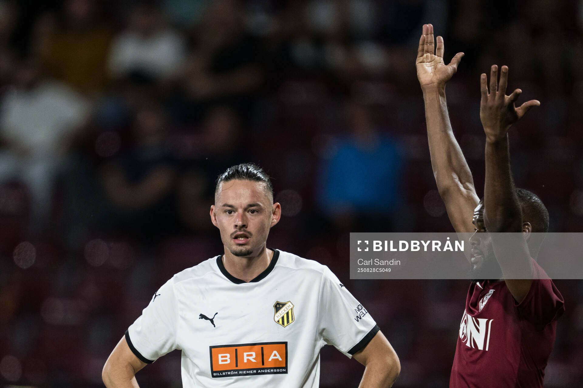 Amor Layouni of Häcken and Aly Abeid of CFR Cluj