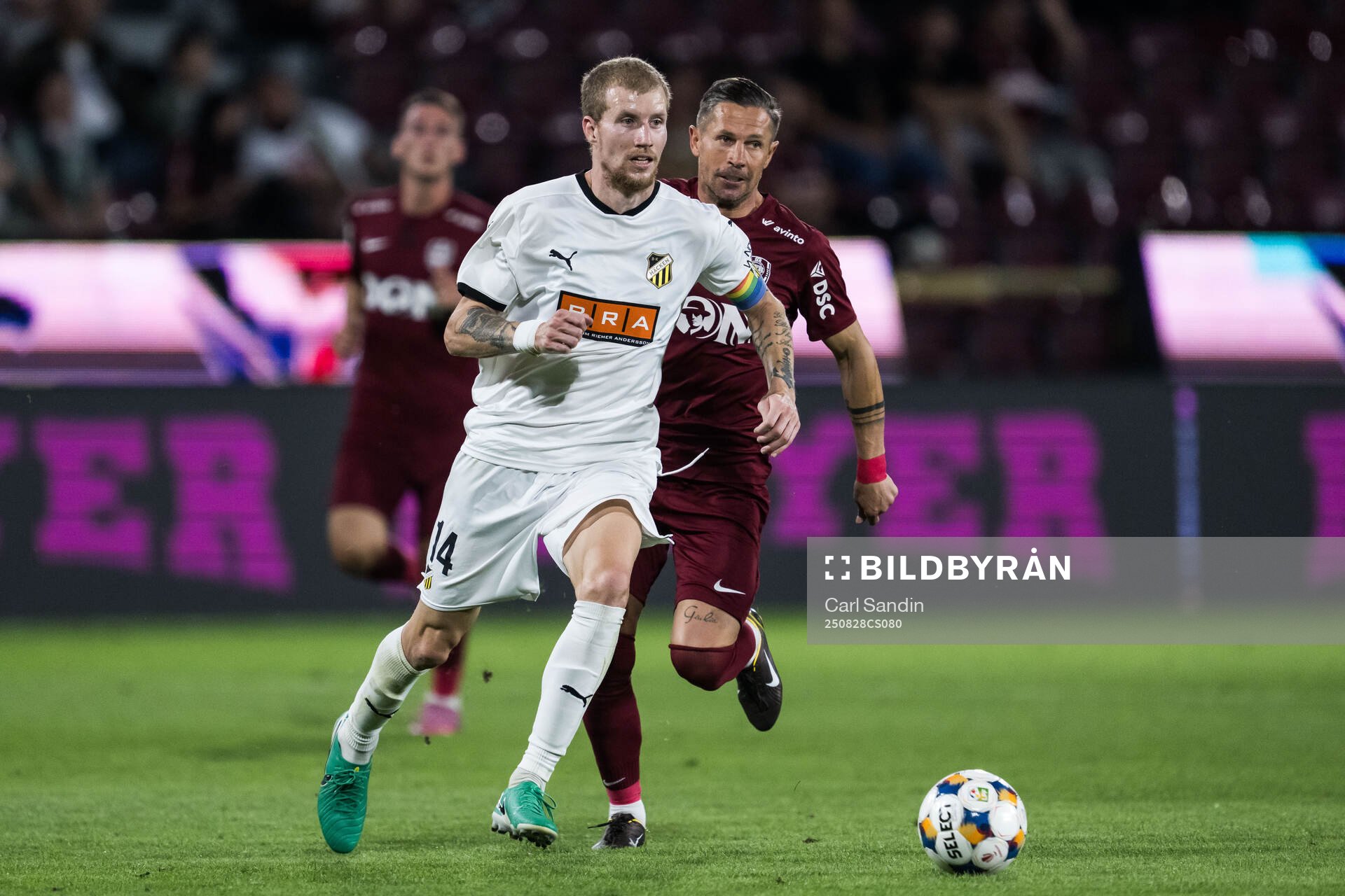 Simon Gustafson of Häcken and Ciprian Deac of CFR Cluj