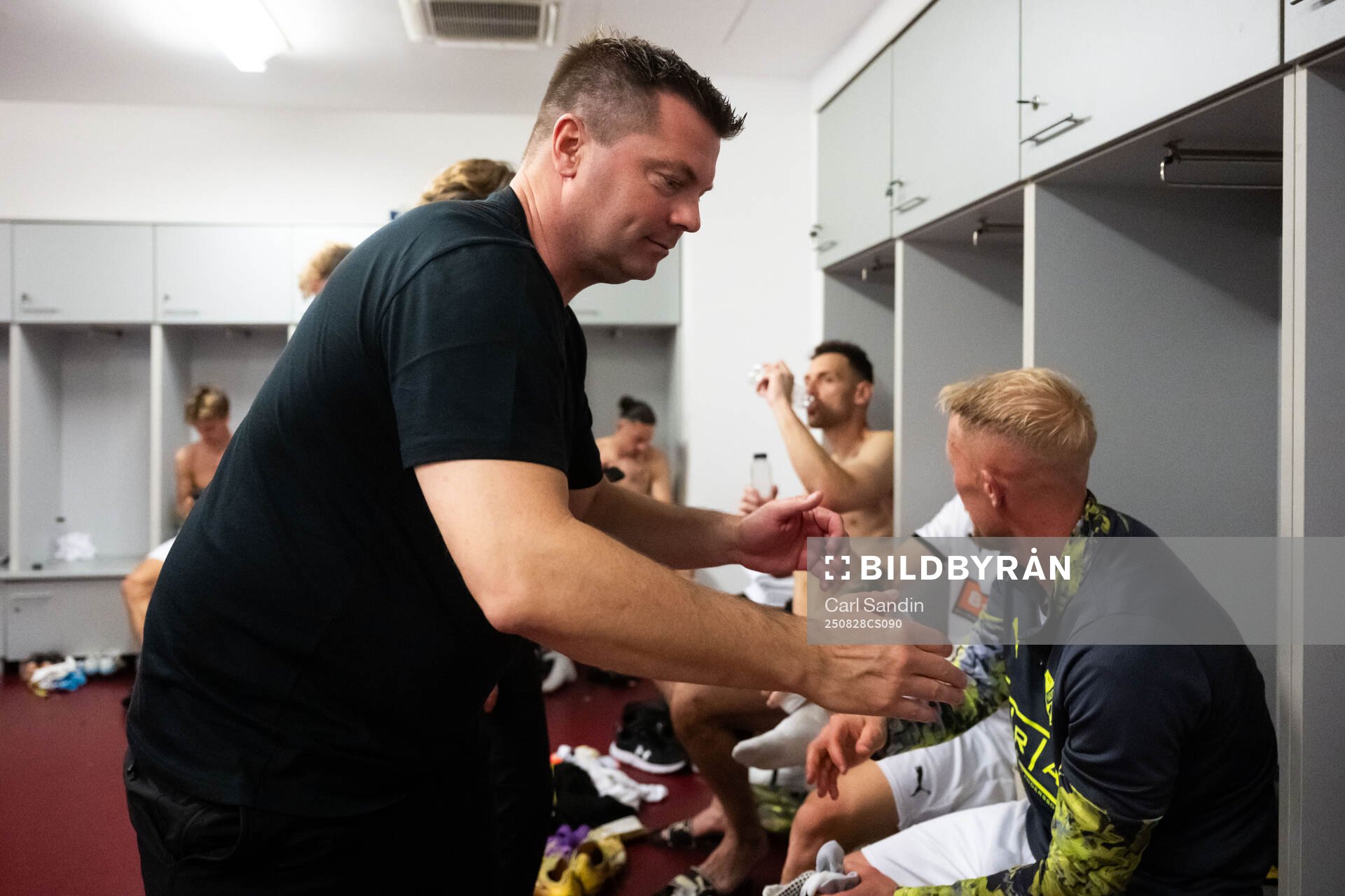 Coach Jens Gustafsson of Häcken celebrate