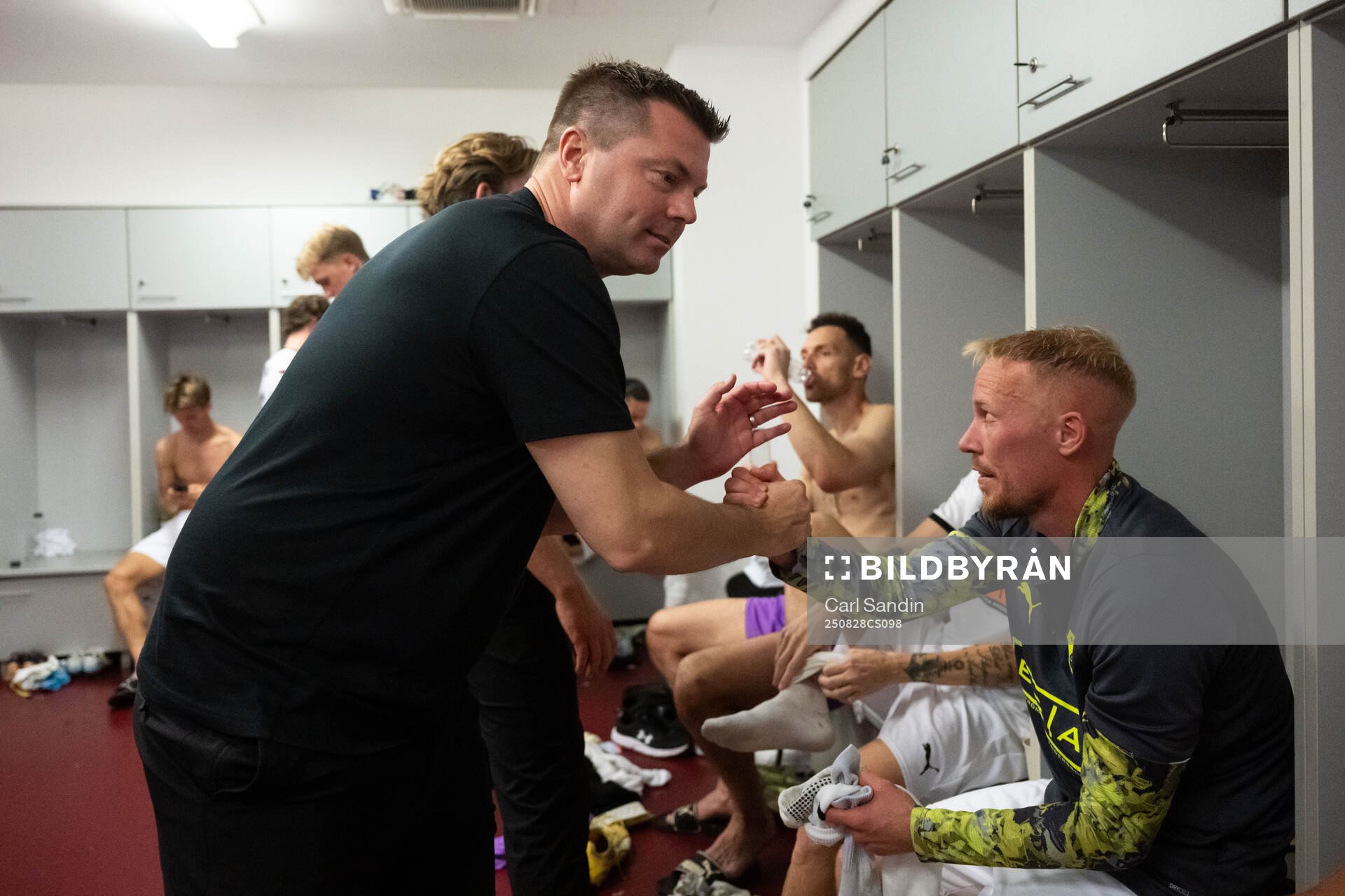 Coach Jens Gustafsson of Häcken celebrate