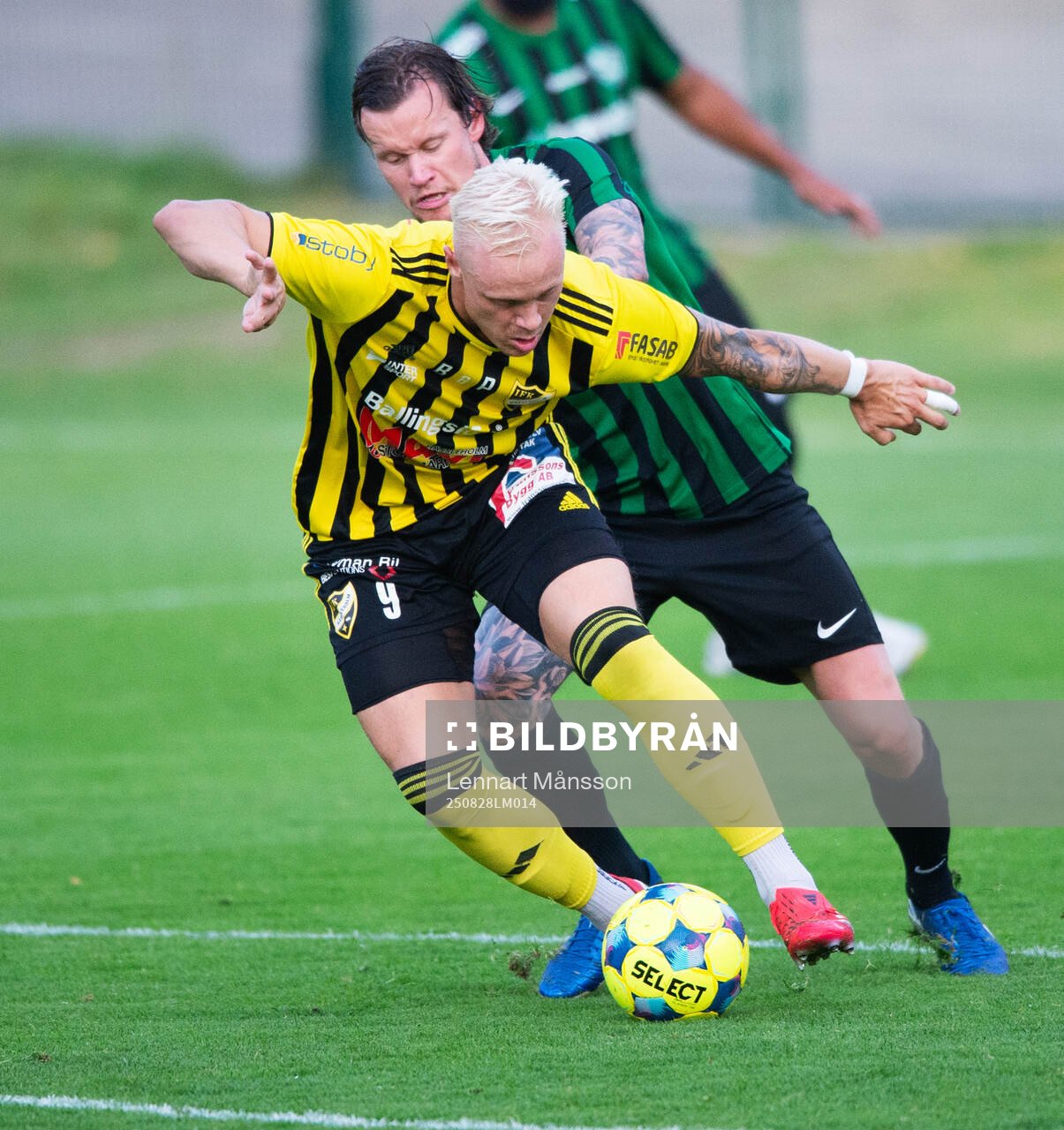 IFK Hässleholms Alexander Sjöström och Högaborgs Niklas