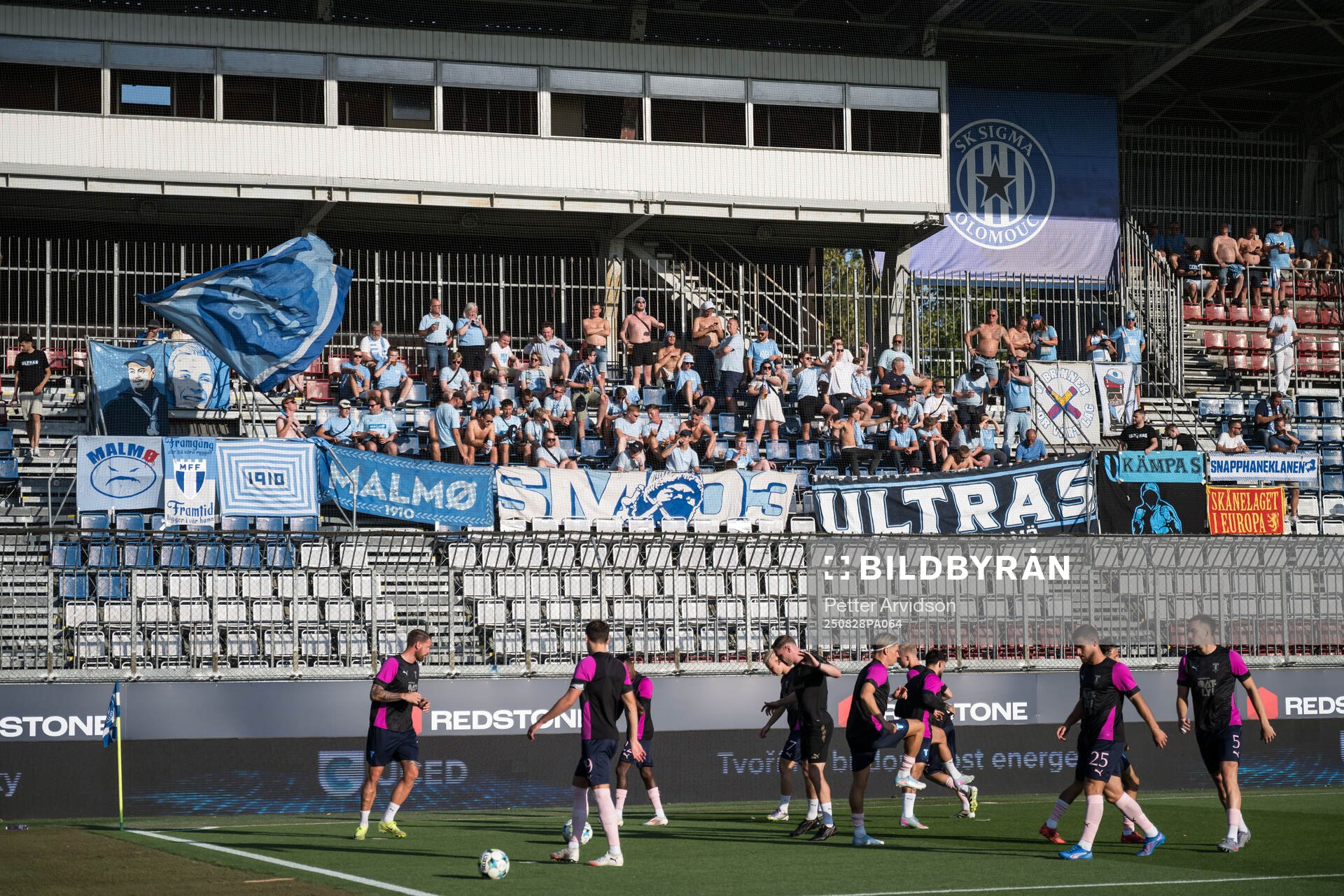 Fans and players of Malmö FF