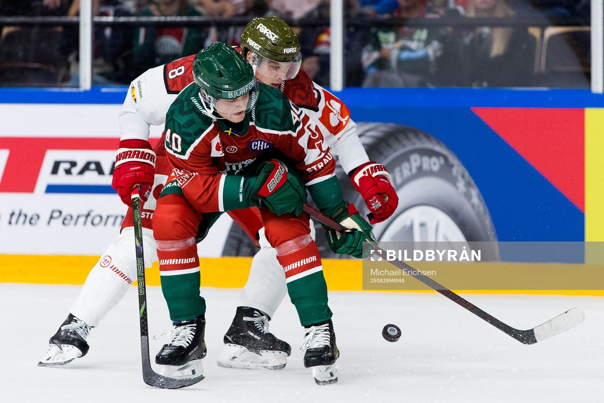 Jacob Peterson of Frölunda and Maxwell Heston Gildon of