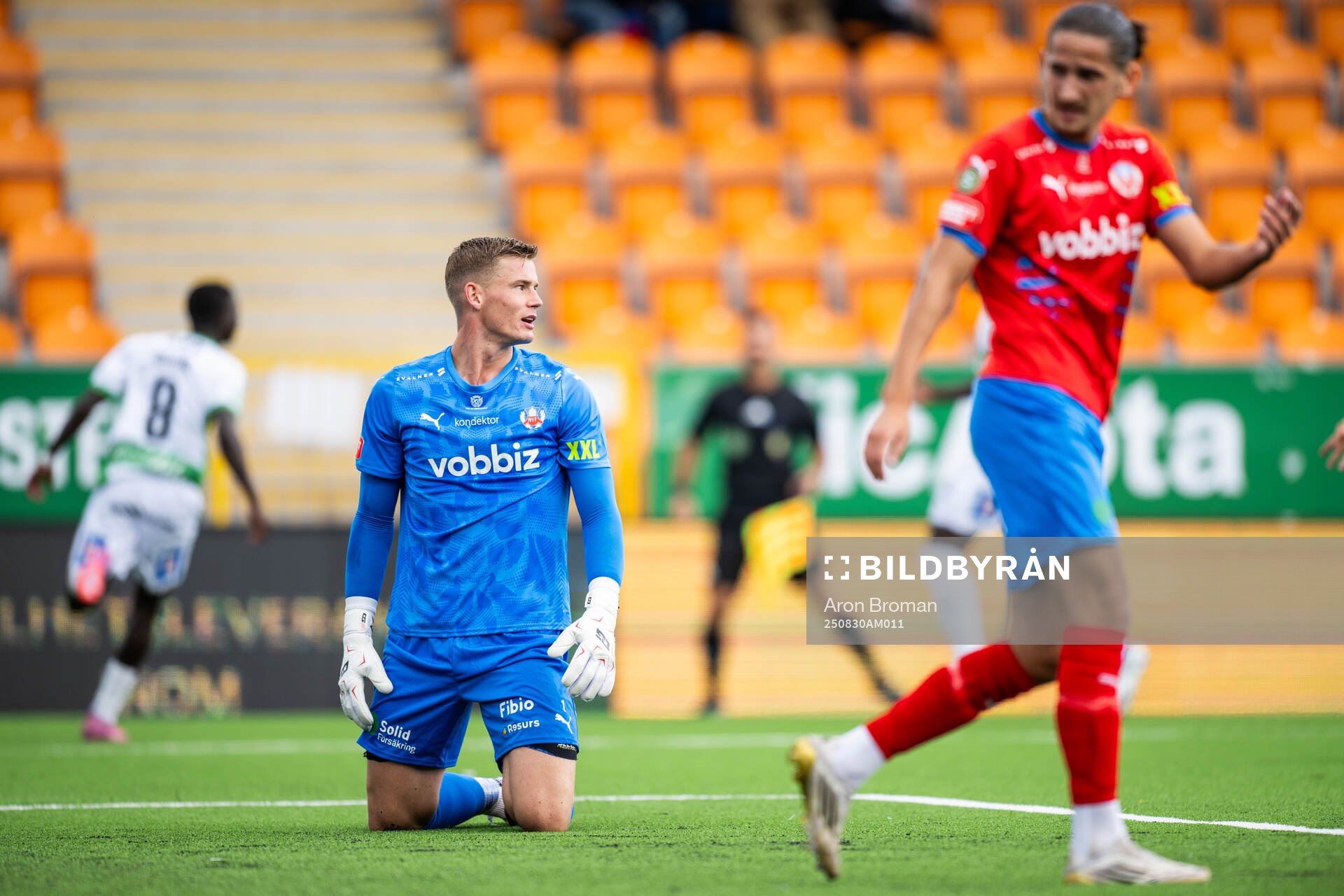 Helsingborgs målvakt Johan Brattberg deppar