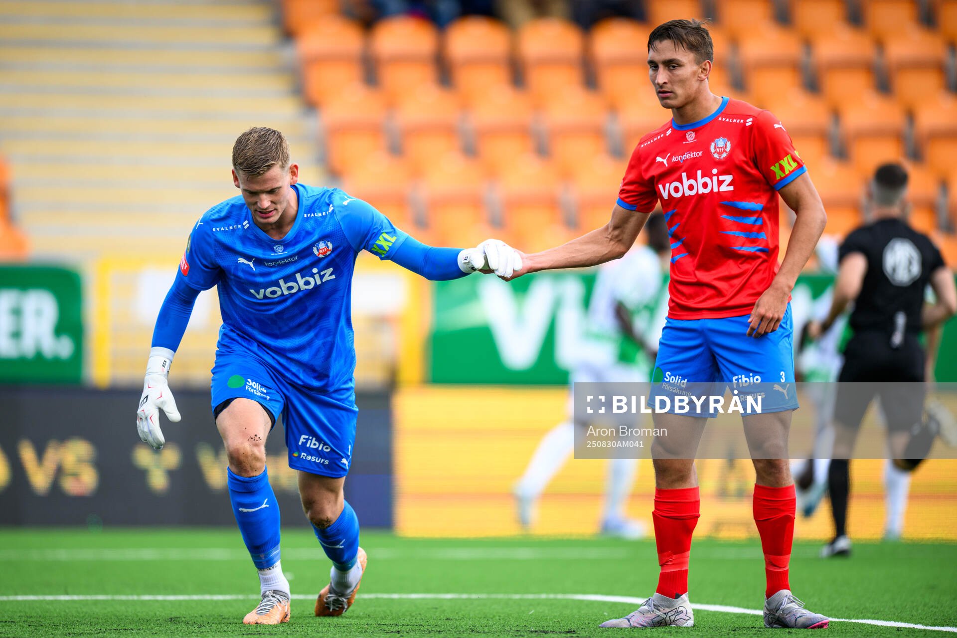 Helsingborgs målvakt Johan Brattberg och Wilhelm Nilsson