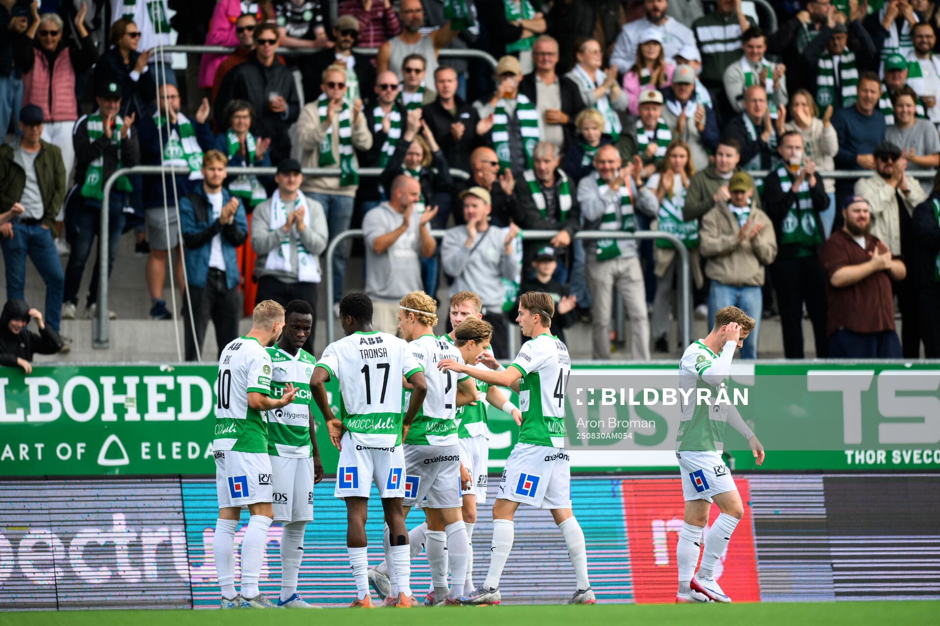 Västerås Mamadou Ousmane Diagne (ej i bild) jublar med