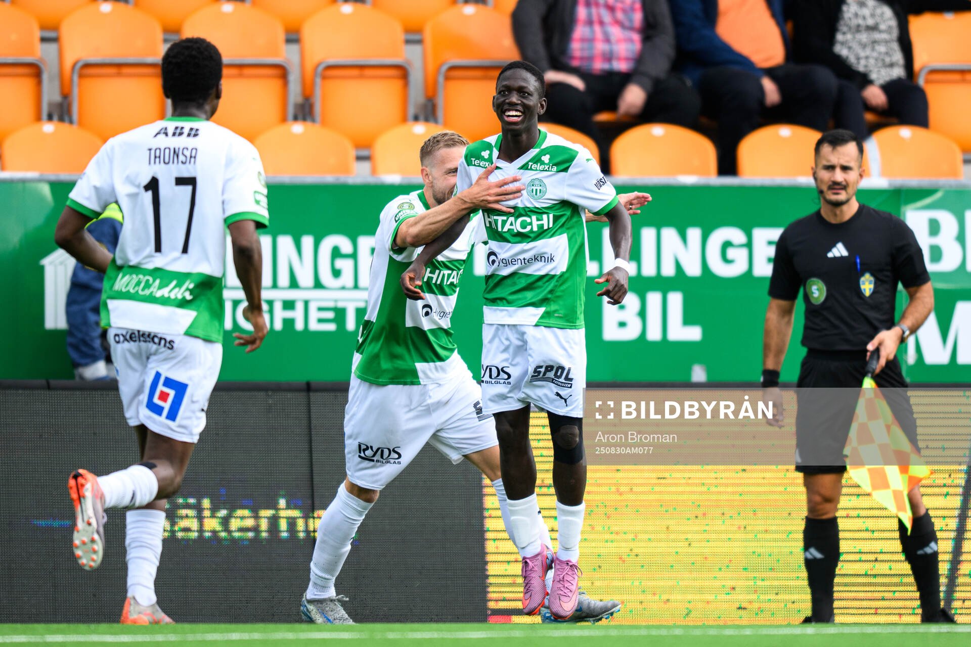Västerås Mamadou Ousmane Diagne jublar