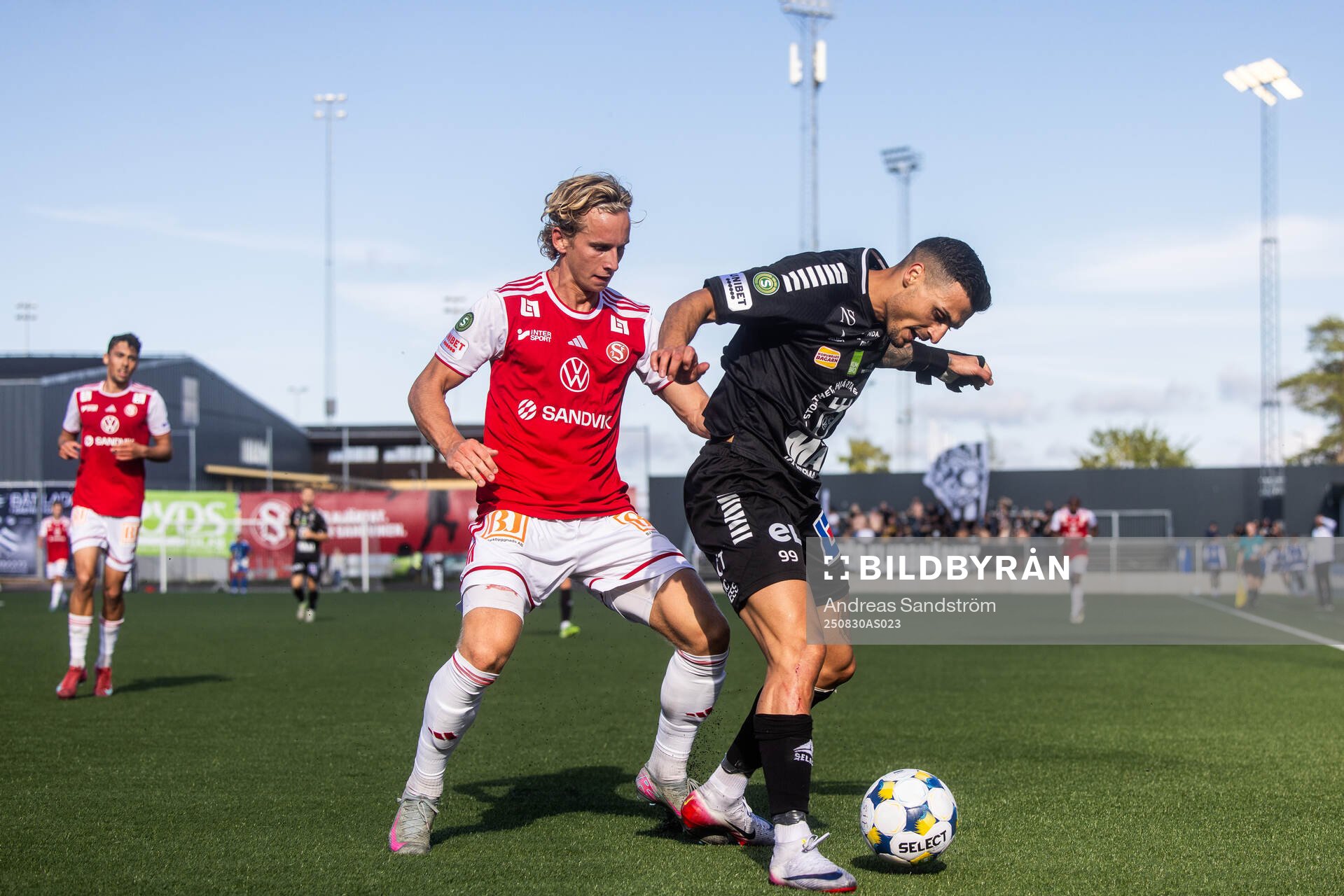 Sandvikens IFs Oskar Löfström och Örebros Ahmed Yasin