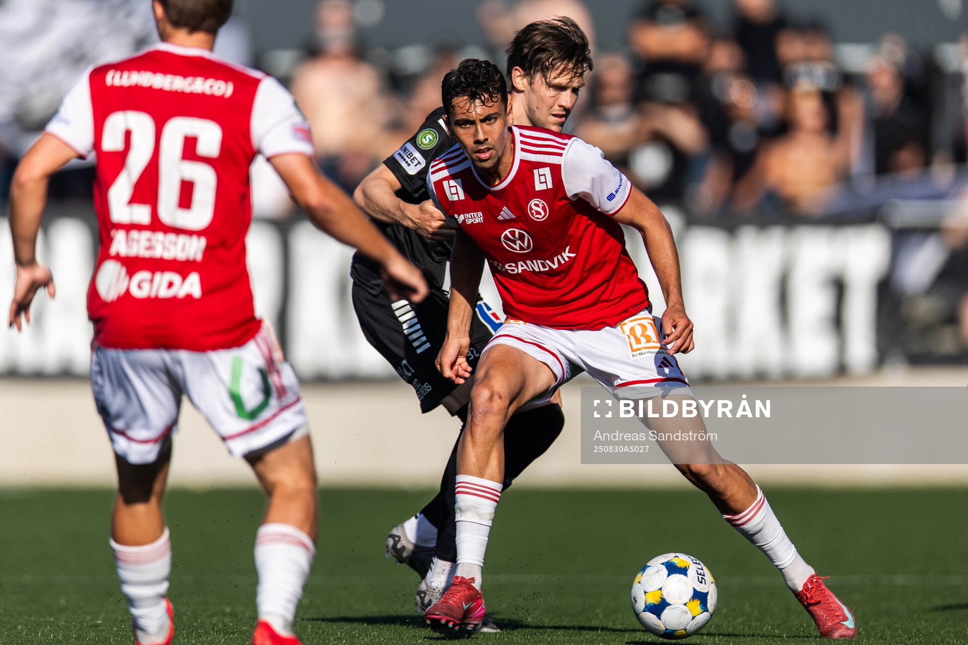 Örebros John Stenberg och Sandvikens IFs Liam Vabö