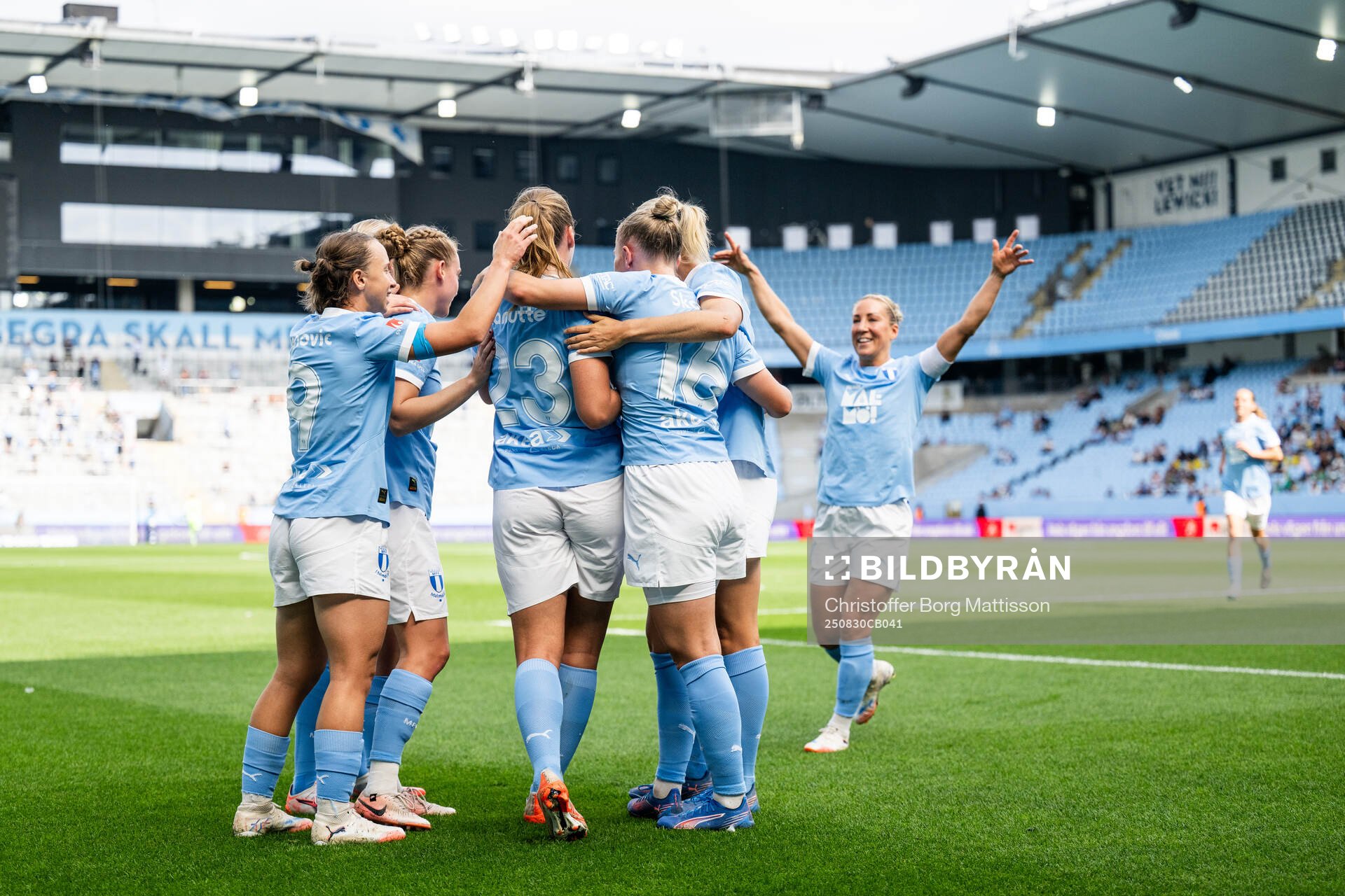 Malmö FFs Sara Kanutte Sørensen Fornes jublar med